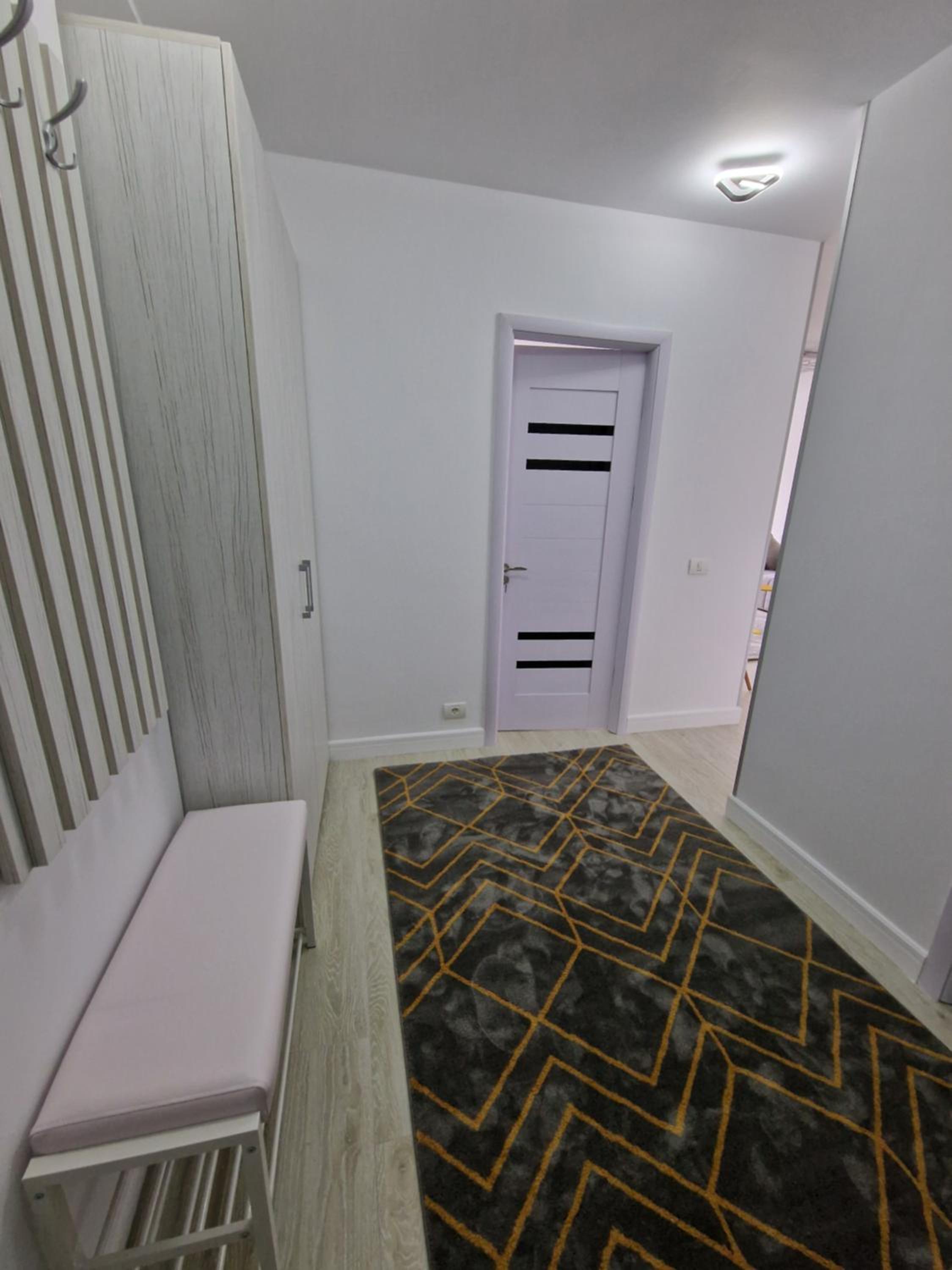One-Bedroom Apartment photo 3