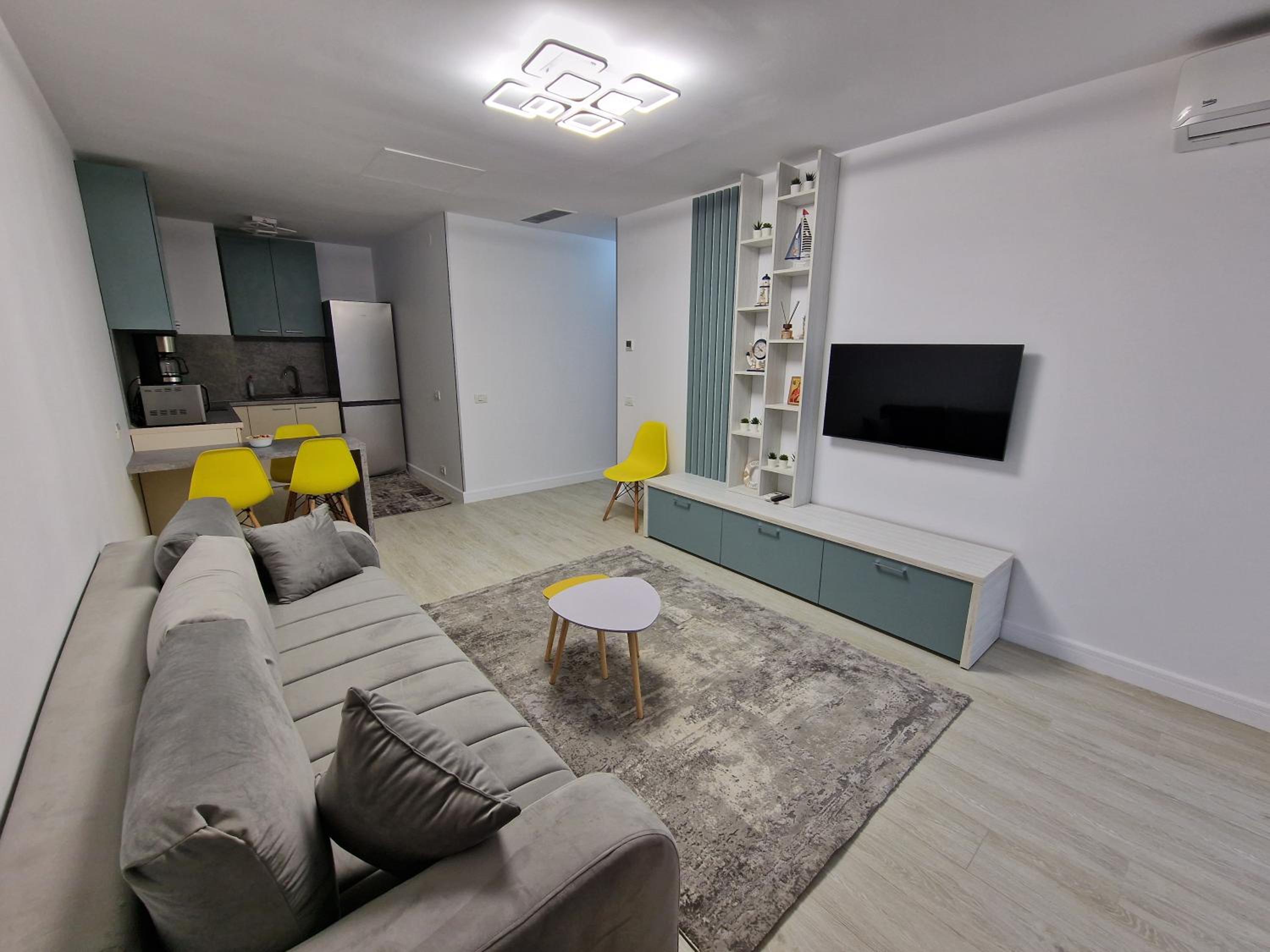 One-Bedroom Apartment photo 1