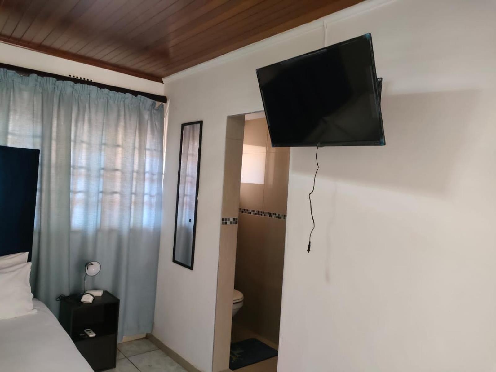 Budget Double Room photo 2