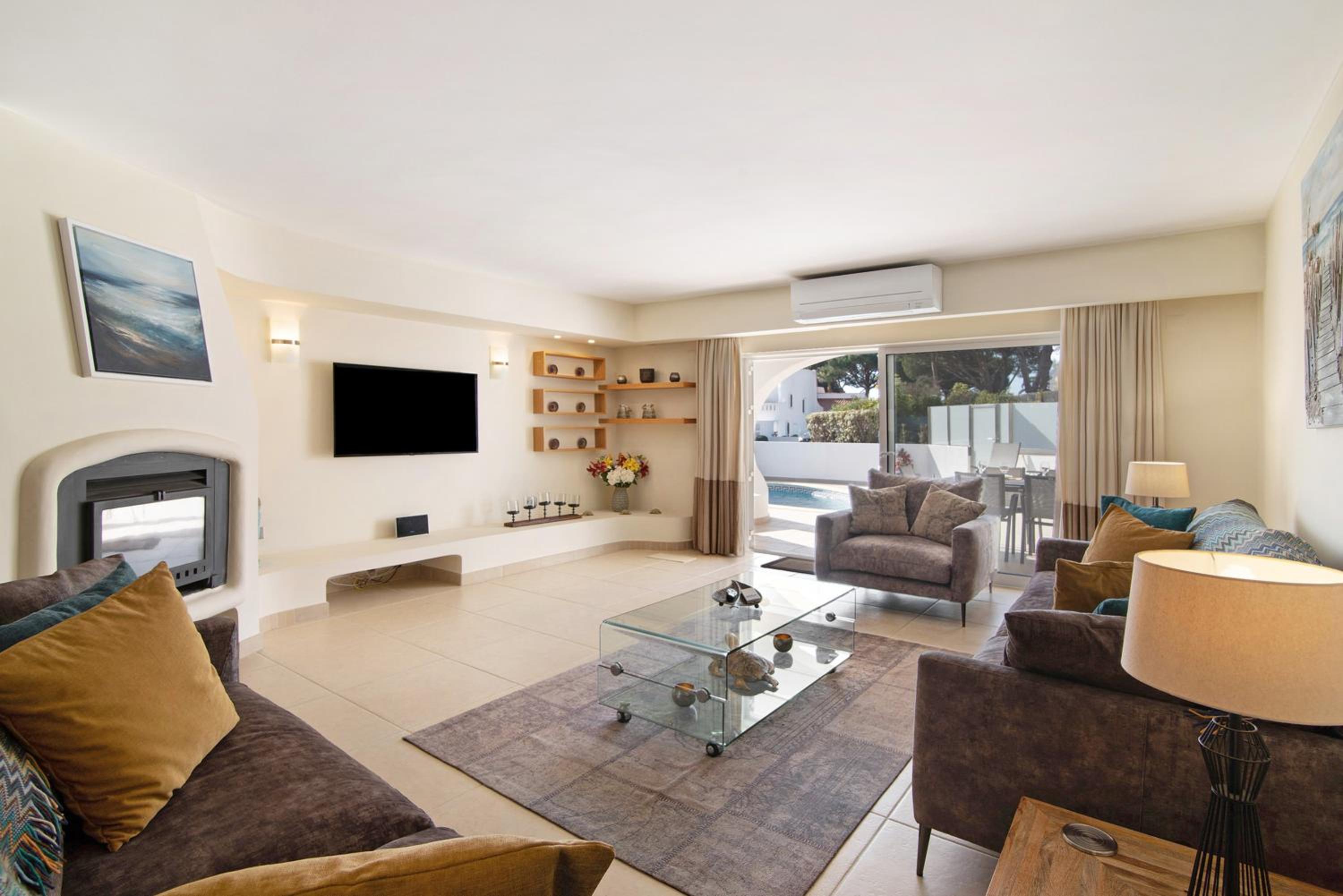 Three-Bedroom House photo 1