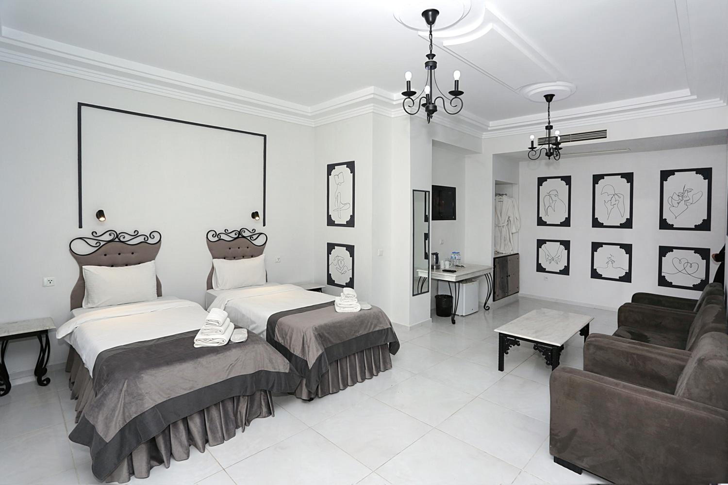 Family Room With Private Garden photo 2