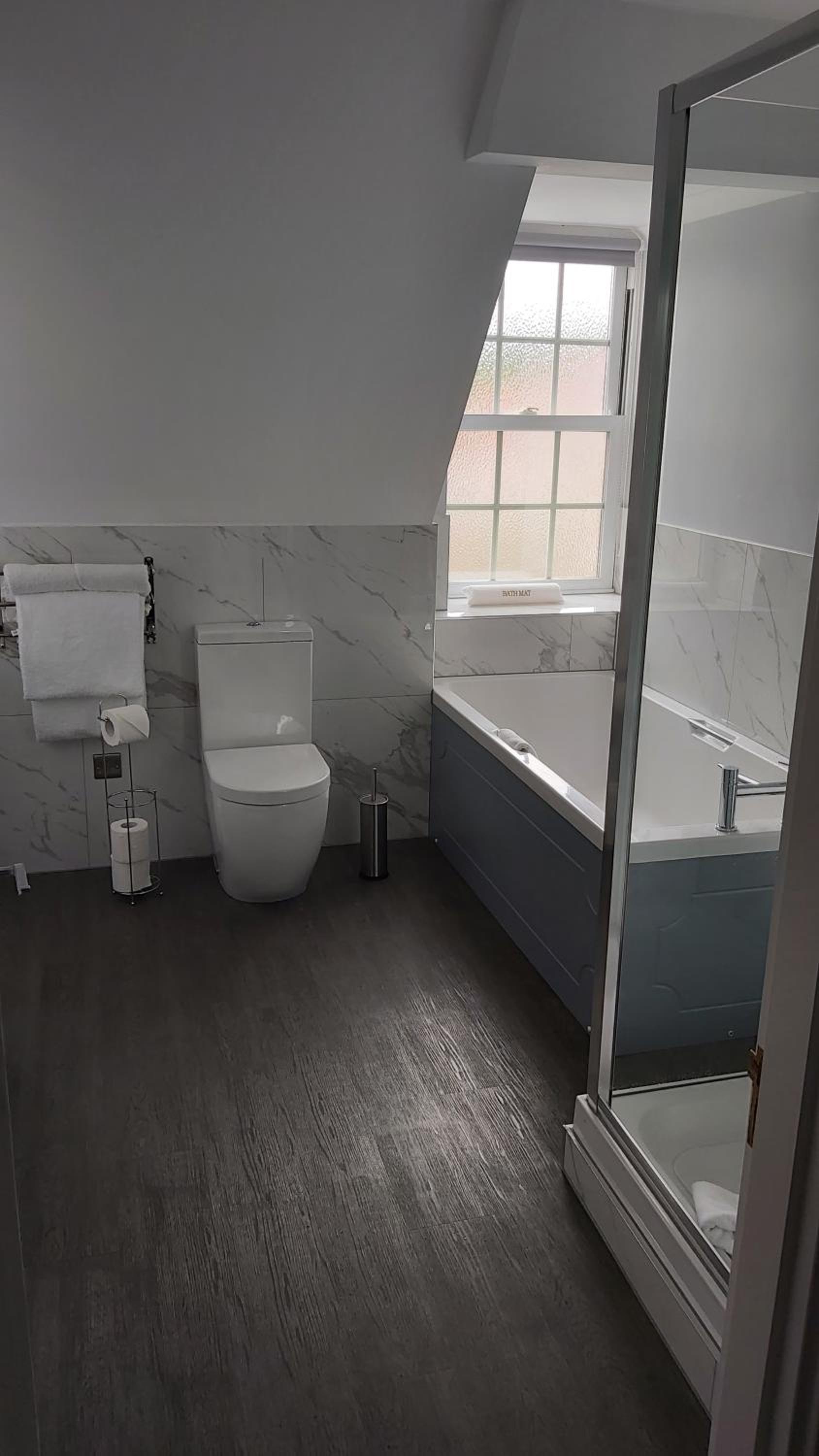 Premium Main Hall Apartment - Two Bedroom with Sofa Bed, photo 6