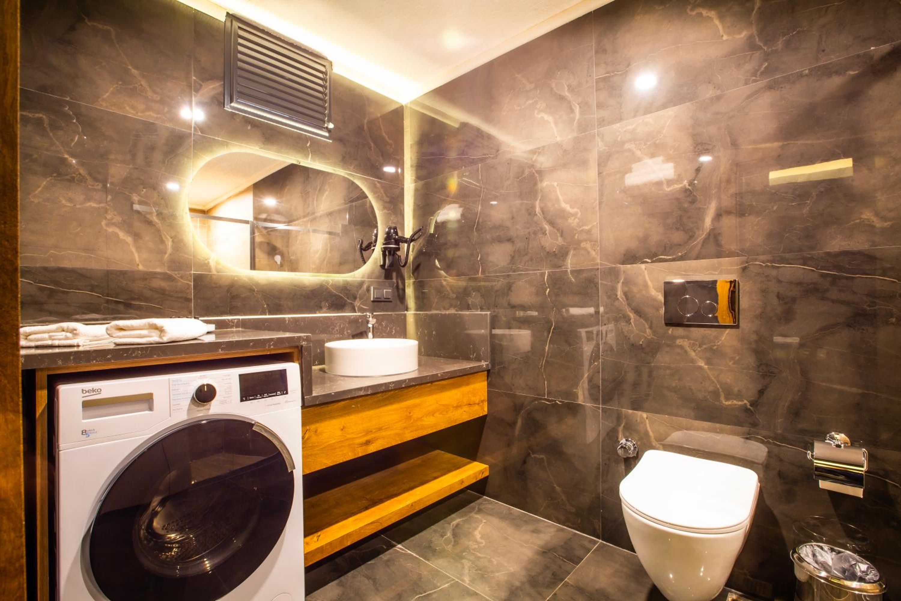 One-Bedroom Apartment - Photo 7