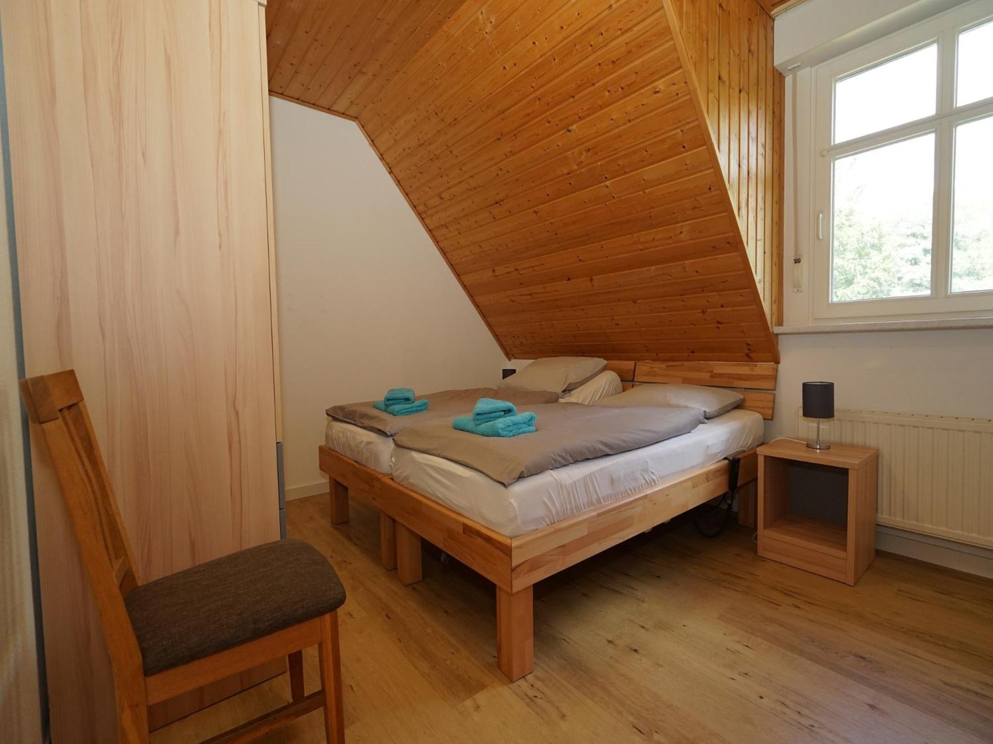 Two-Bedroom Apartment with Garden photo 2