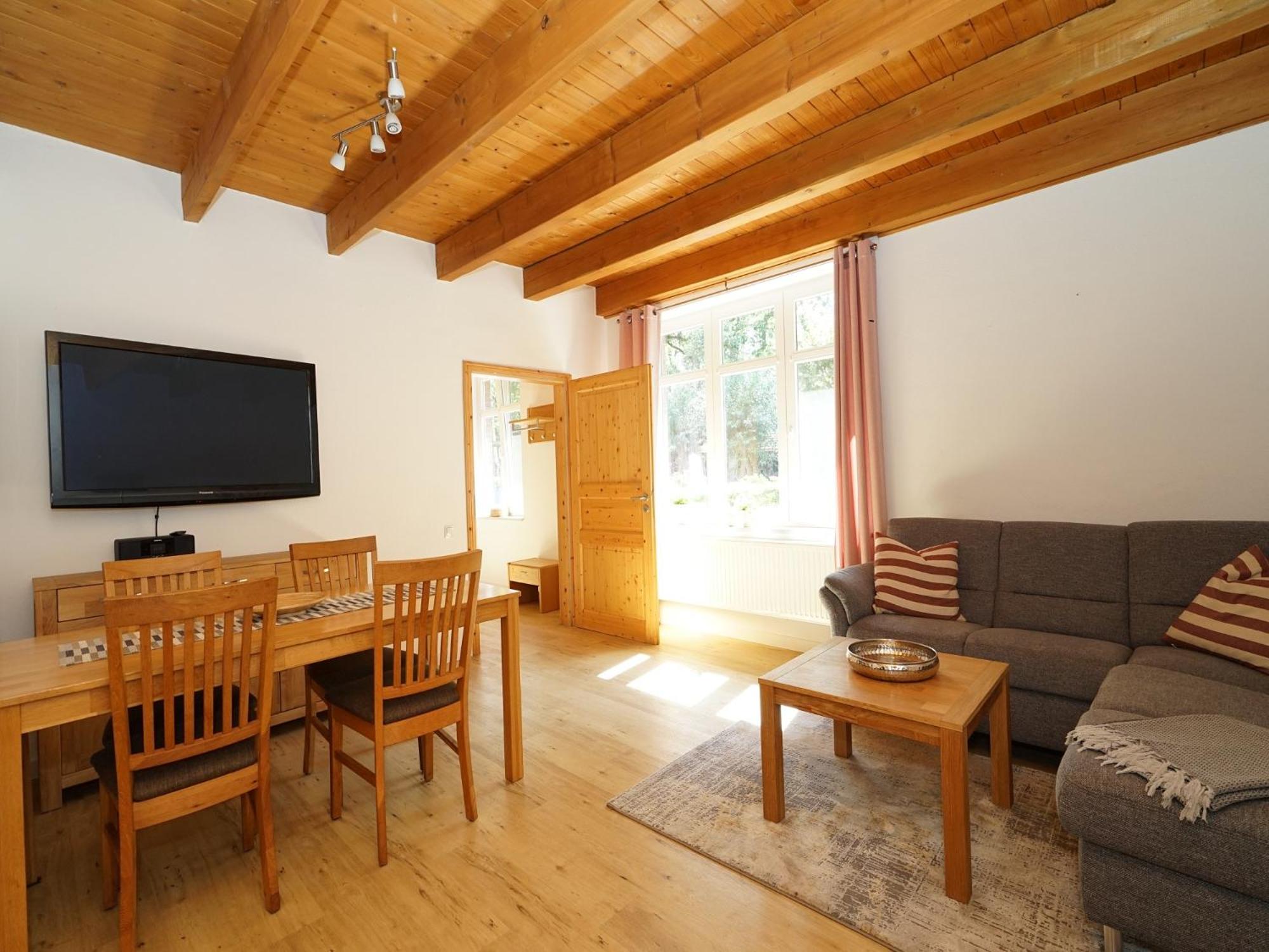 Two-Bedroom Apartment with Terrace and Garden View photo 3