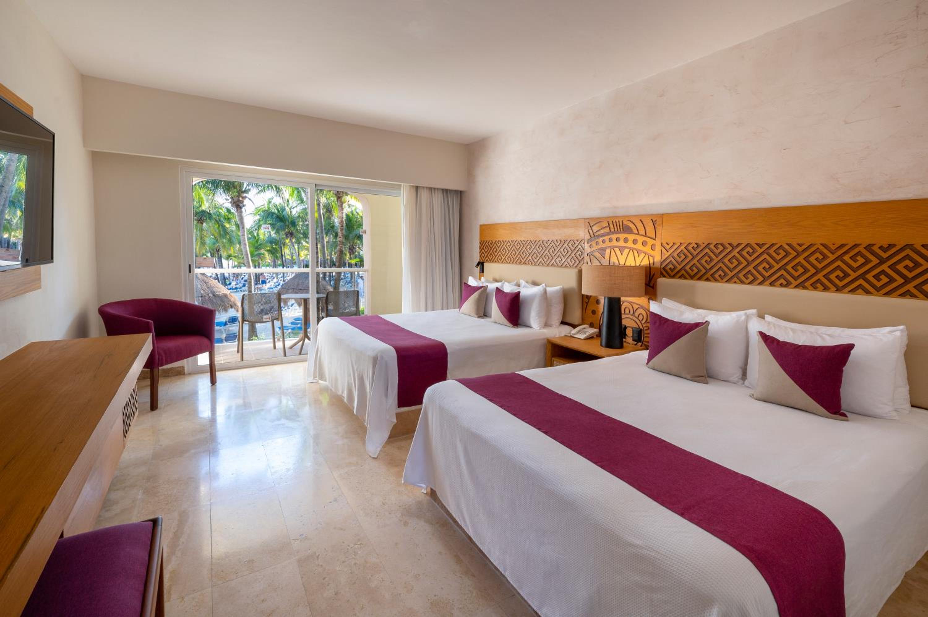 Superior Pool Room with Two Queen Beds, Non-Smoking - Photo 4