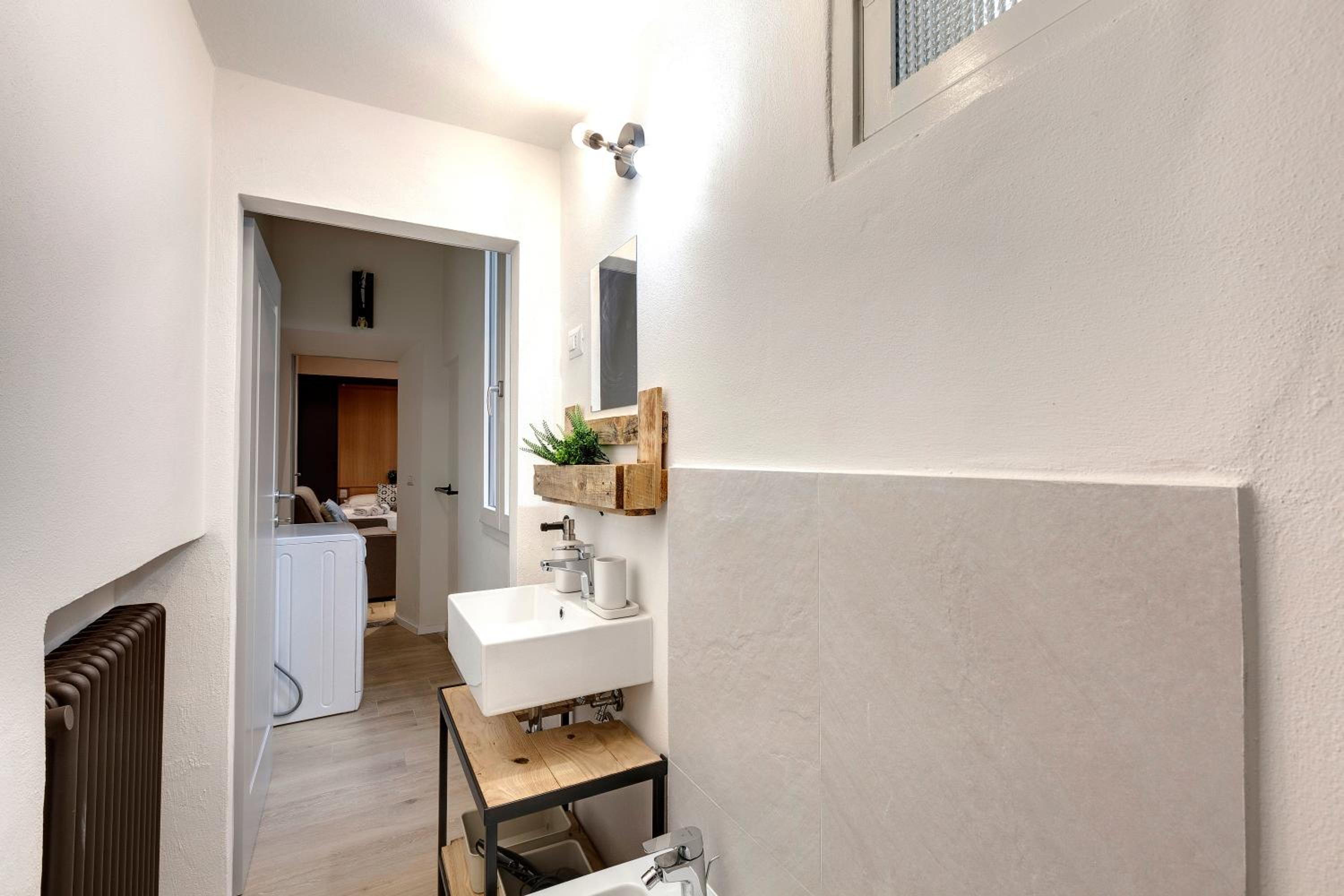 Apartment photo 2