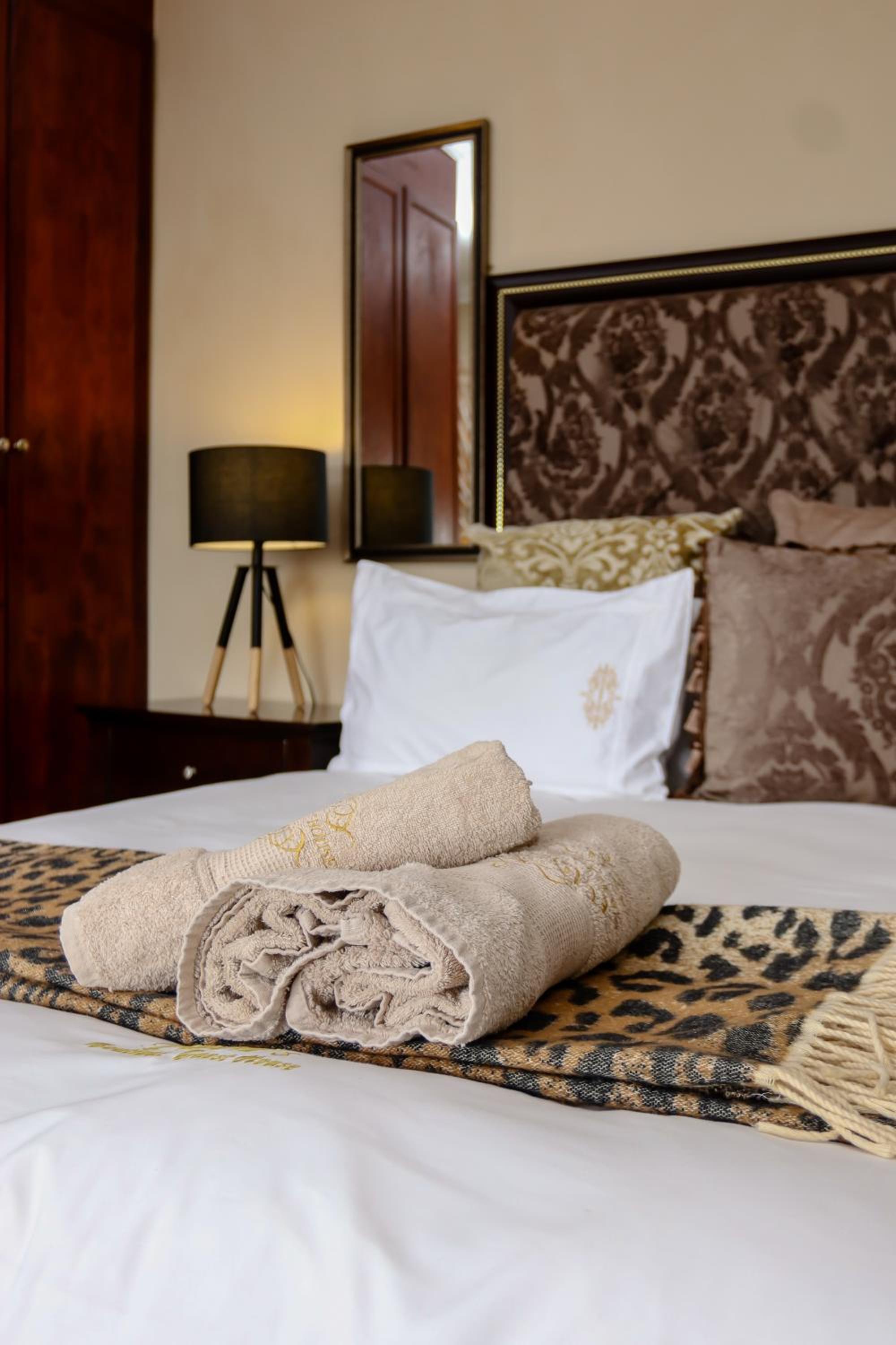 Executive King Room - Photo 8