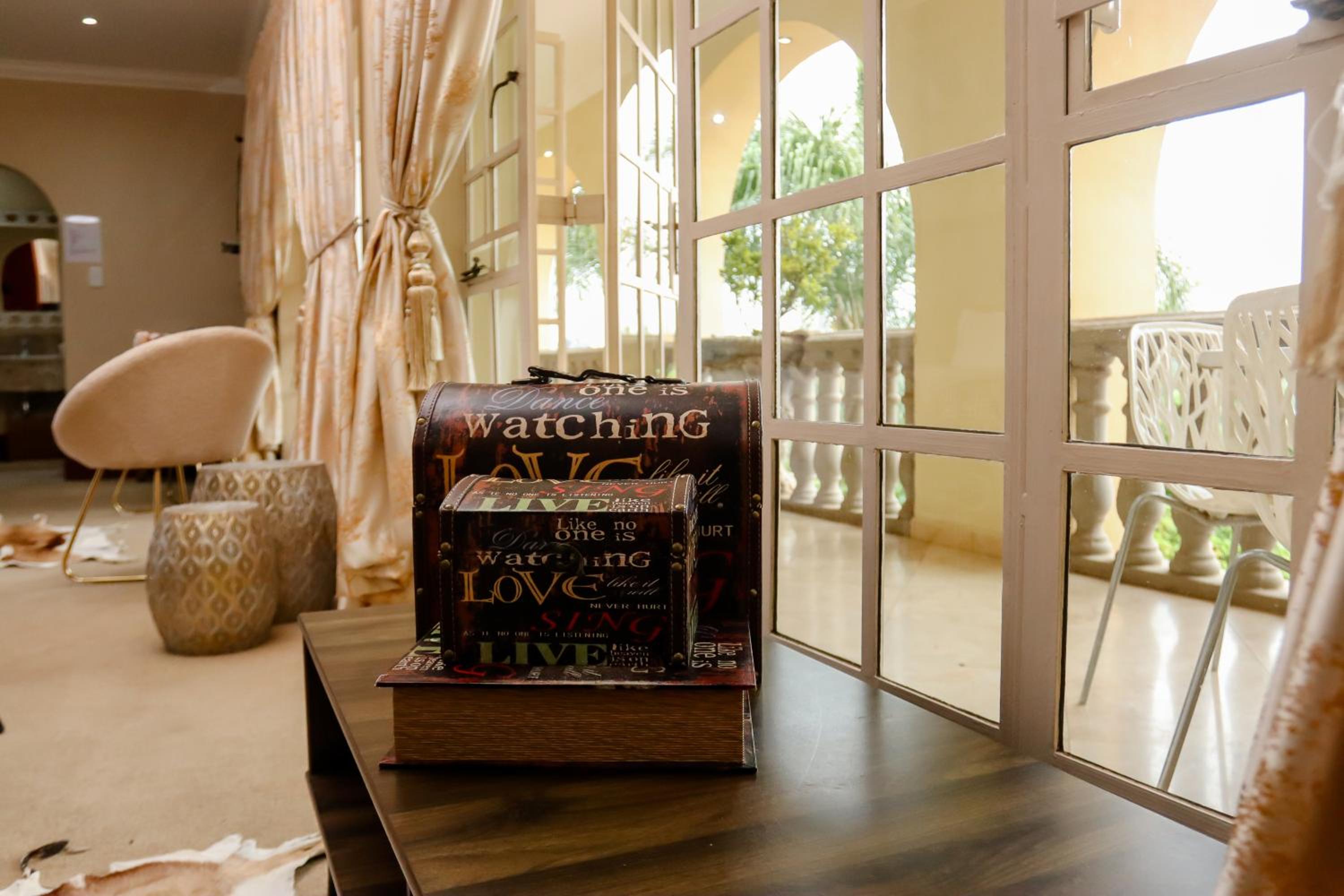 Executive King Room - Photo 6