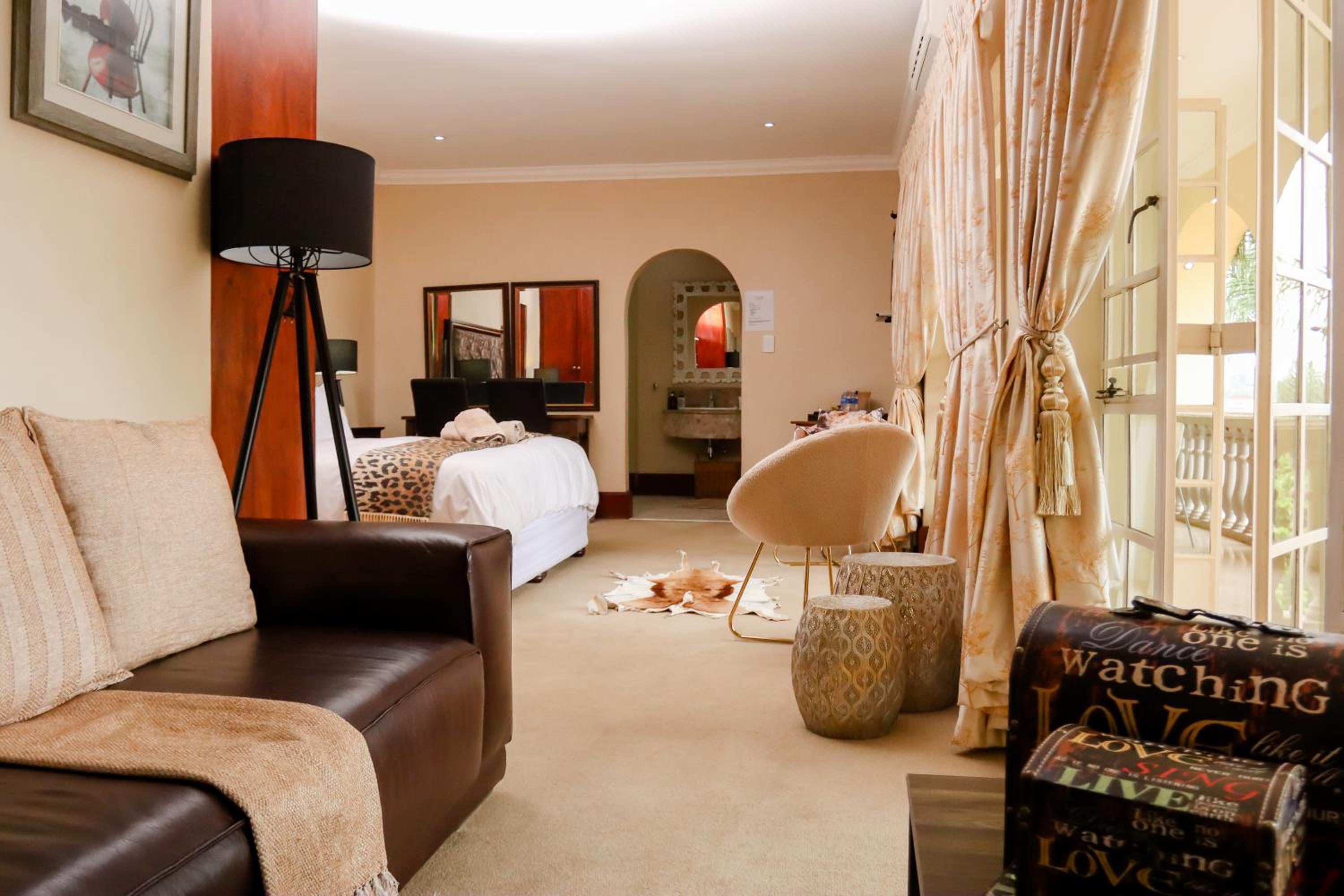 Executive King Room - Photo 5