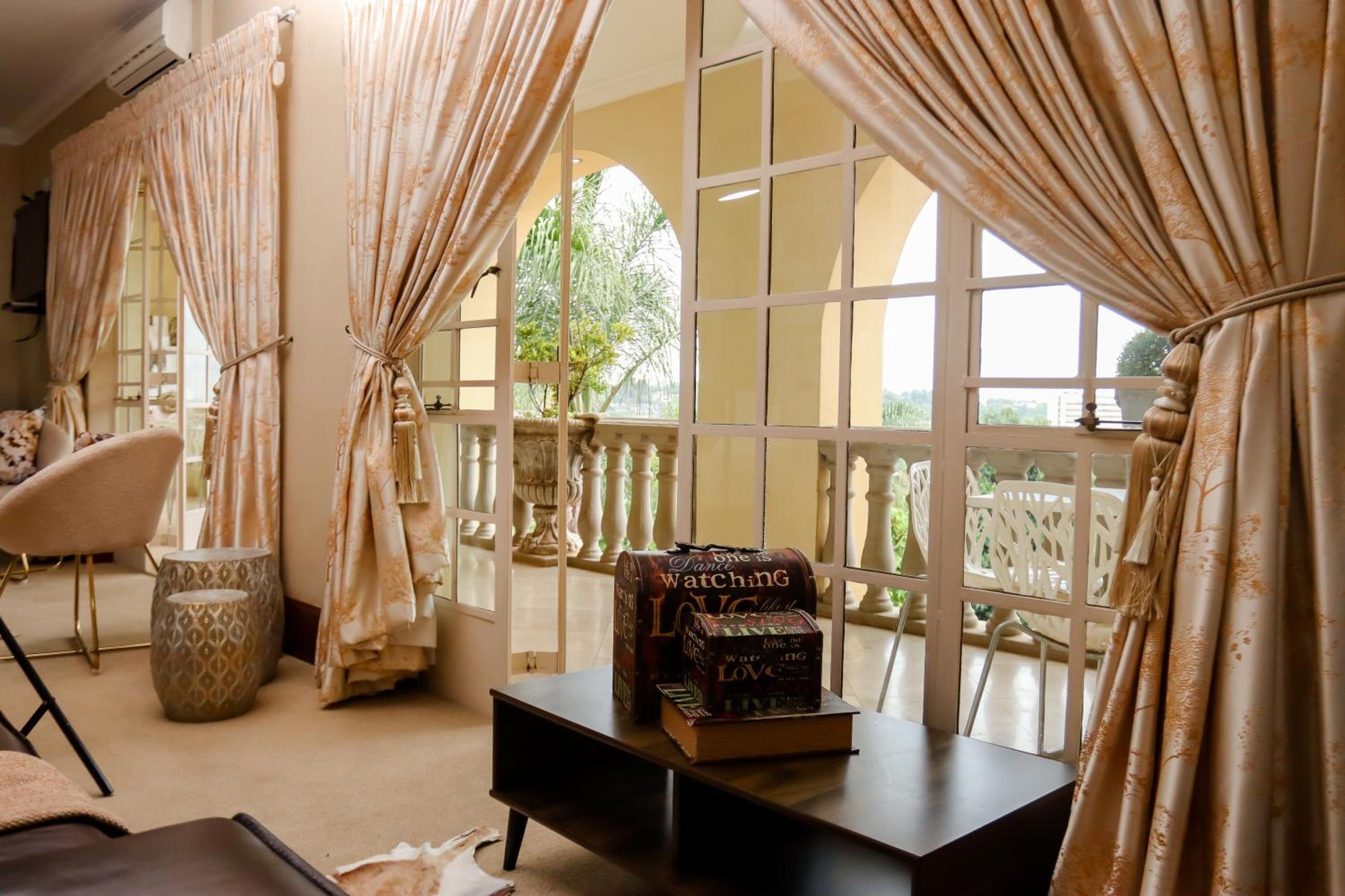Executive King Room - Photo 4