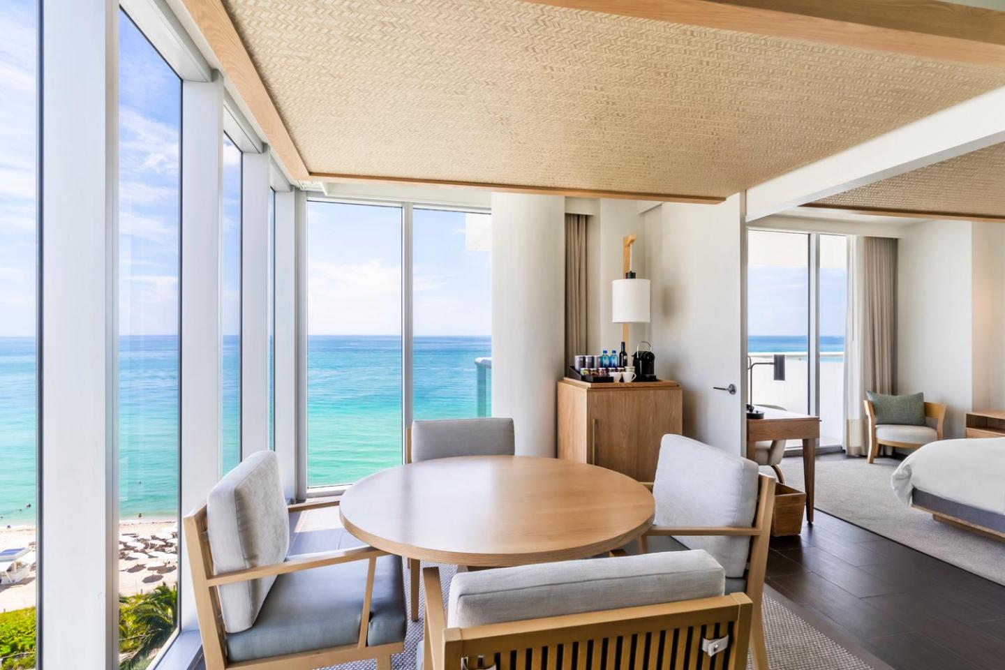 One Bedroom Oceanfront Suite King with Balcony - Photo 4