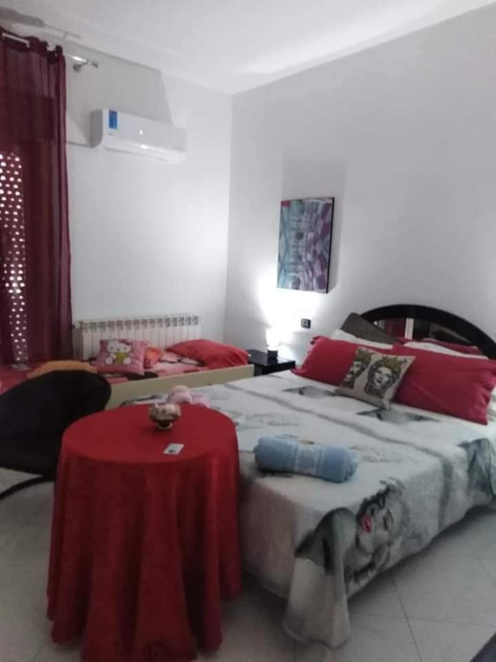 Triple Room with Private Bathroom - Photo 12