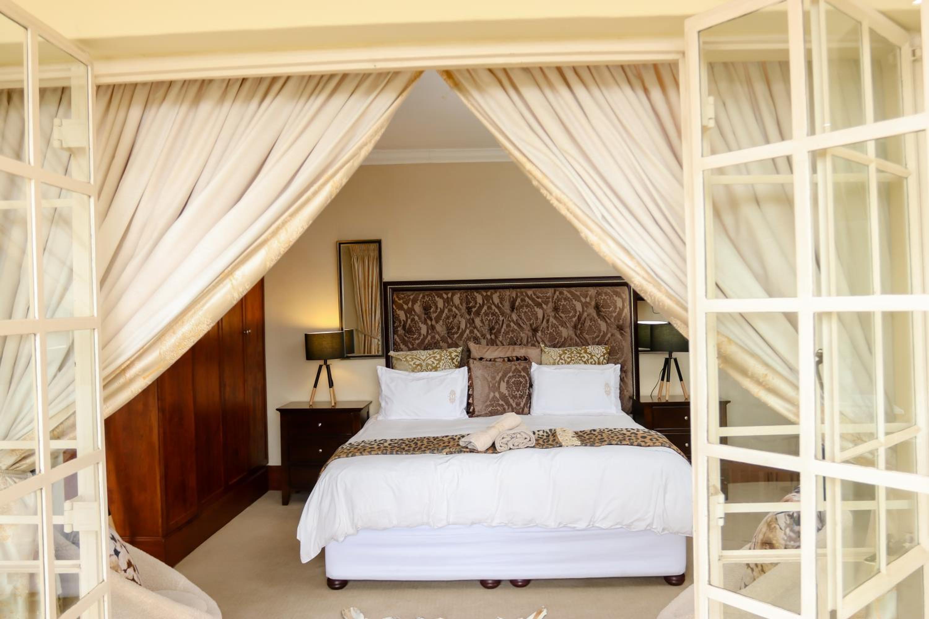 Executive King Room - Photo 2