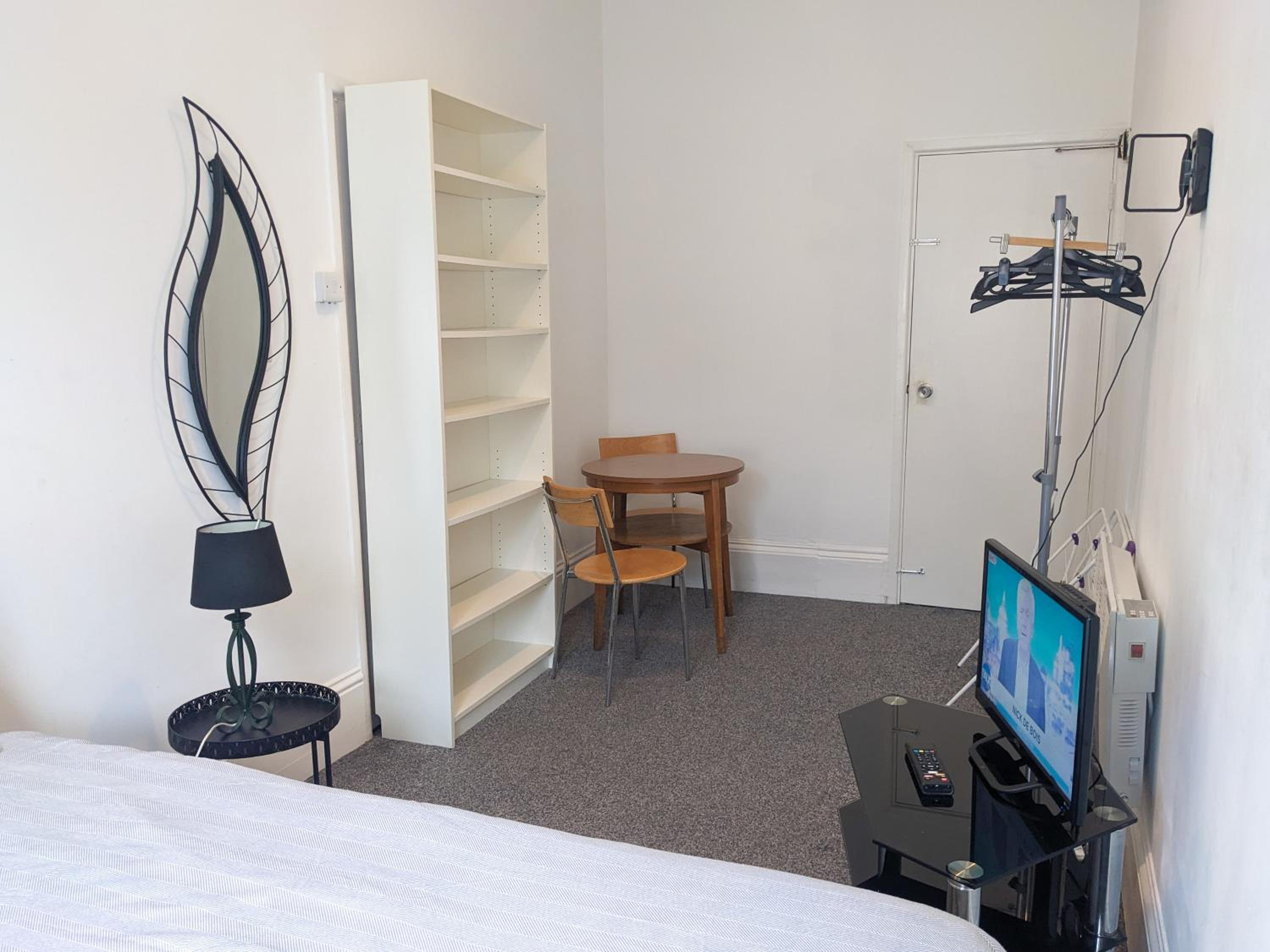 Standard Double Room photo 3