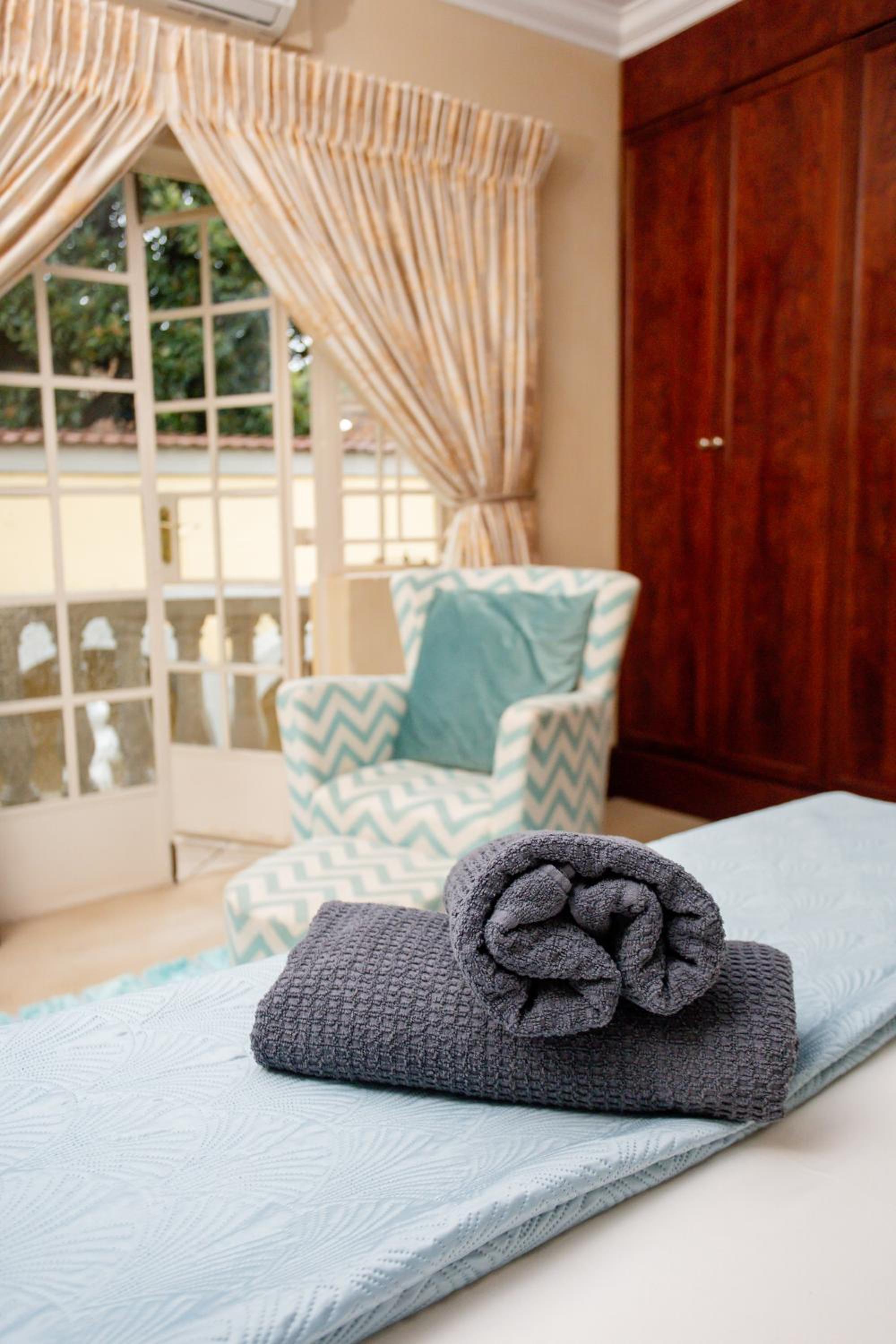 Comfort Queen Room - Photo 3