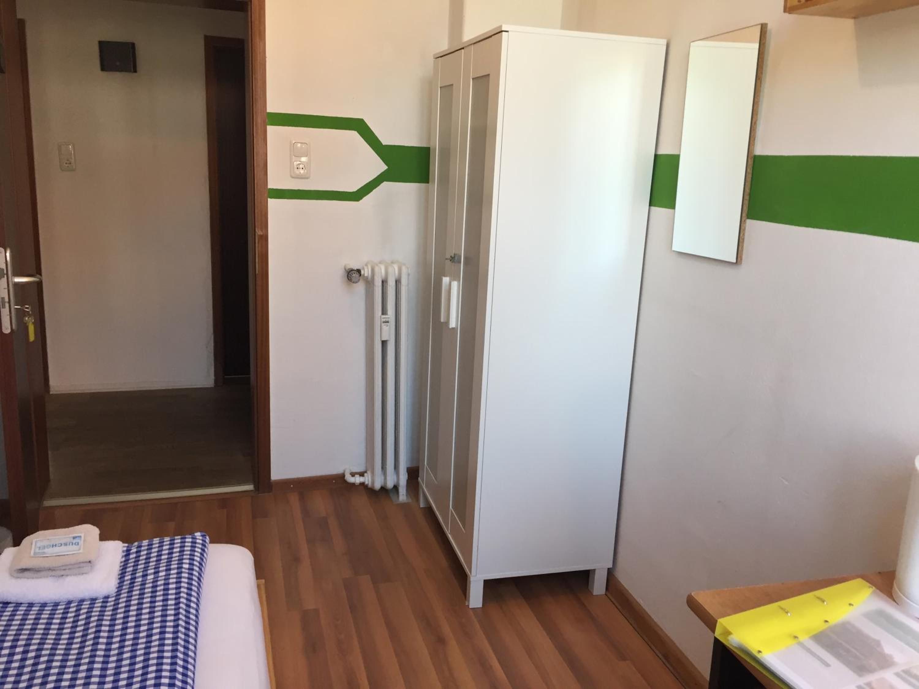 Single Room with Shared Shower and Toilet photo 1