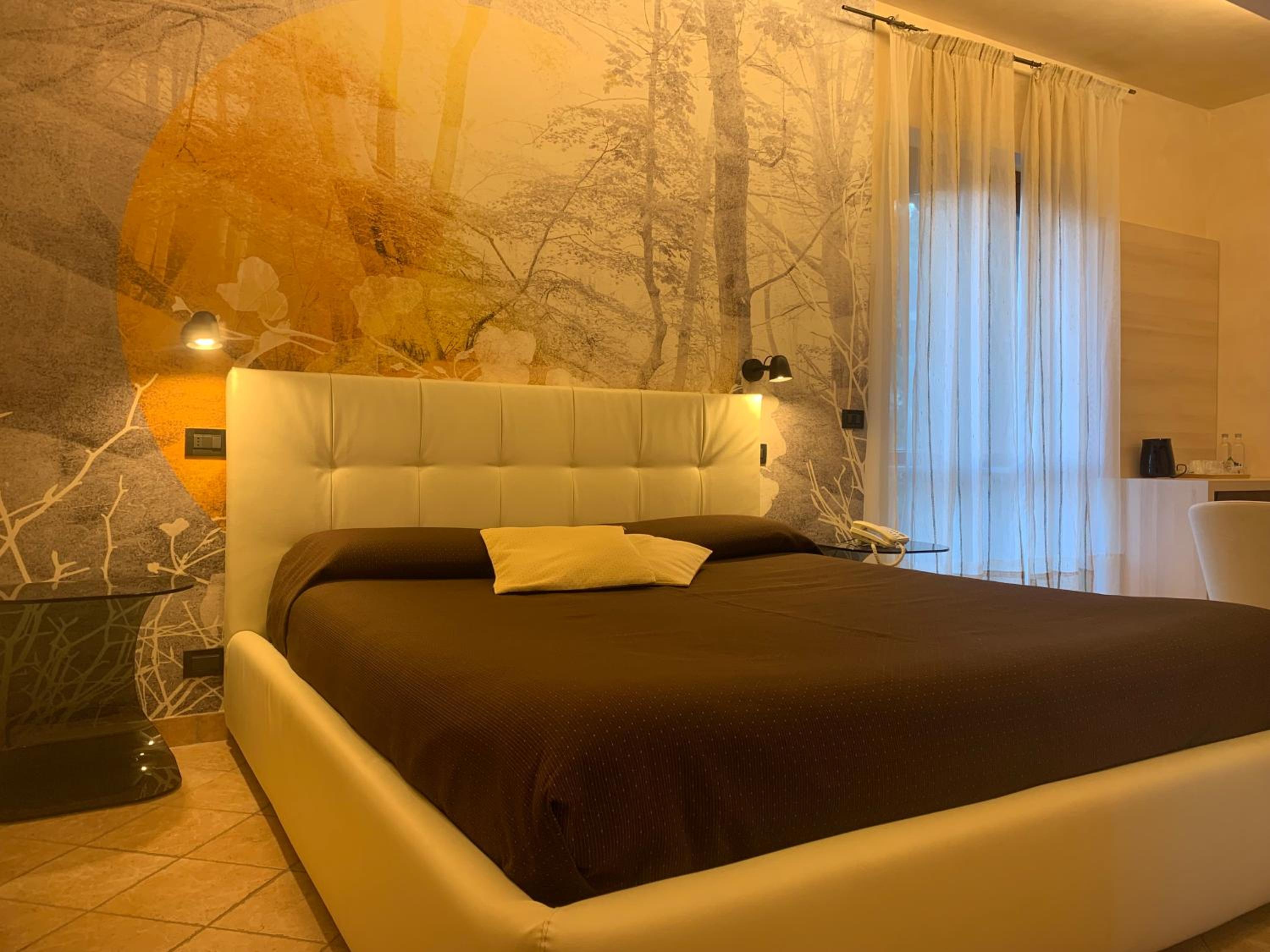 Standard King Room - Photo 3