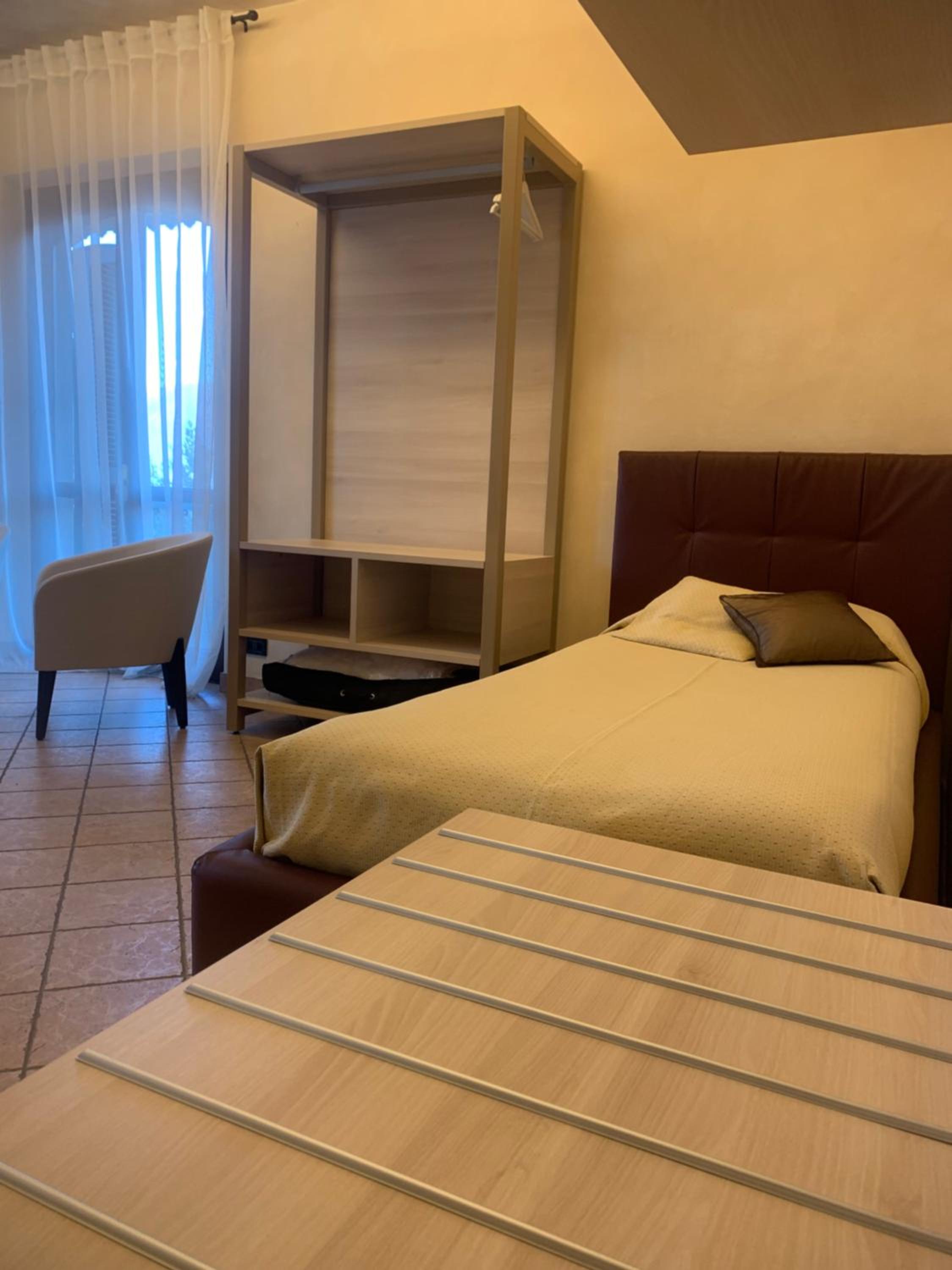 King Room with Lake View - Photo 15