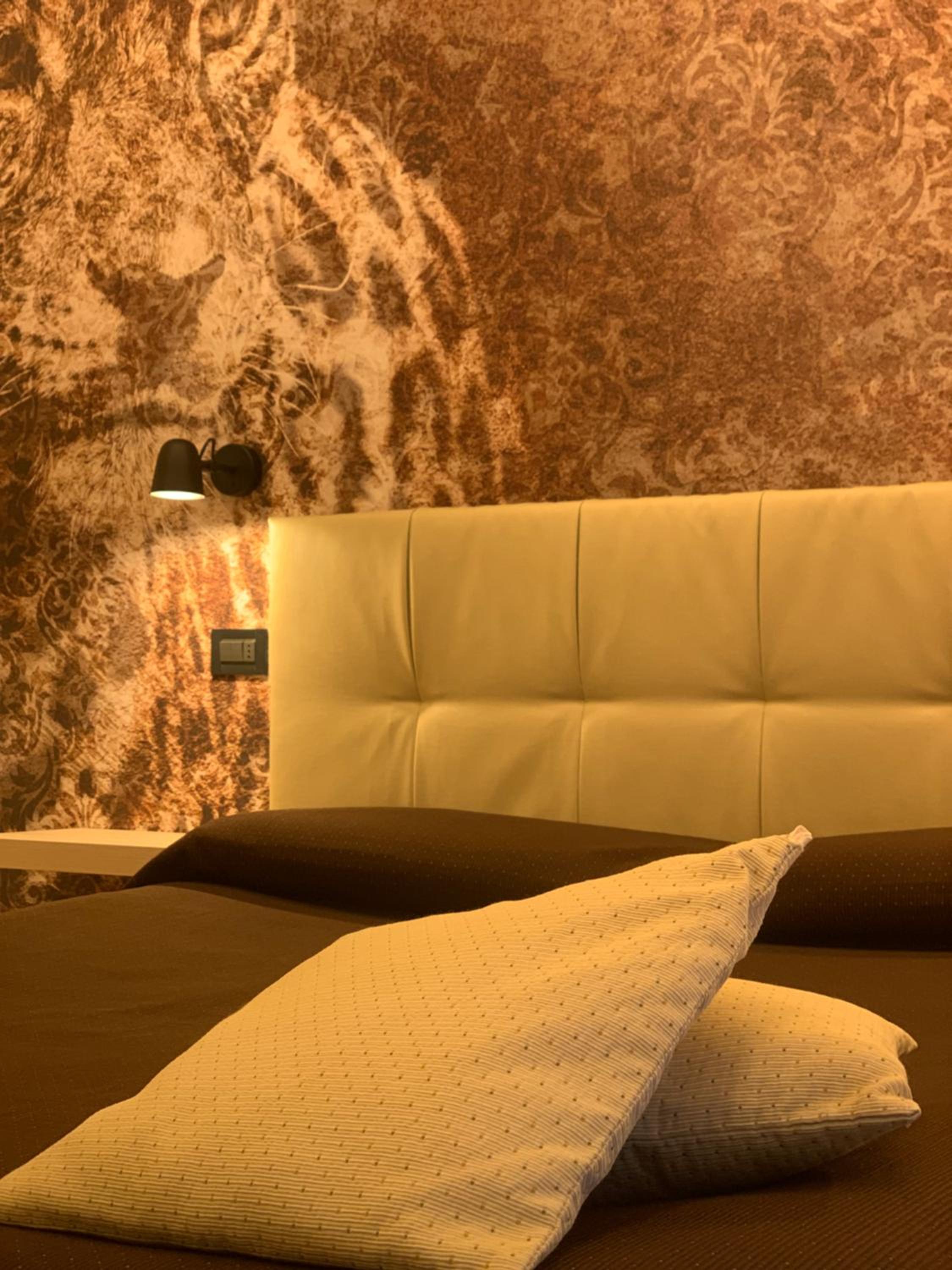 Double Room with Balcony - Photo 3