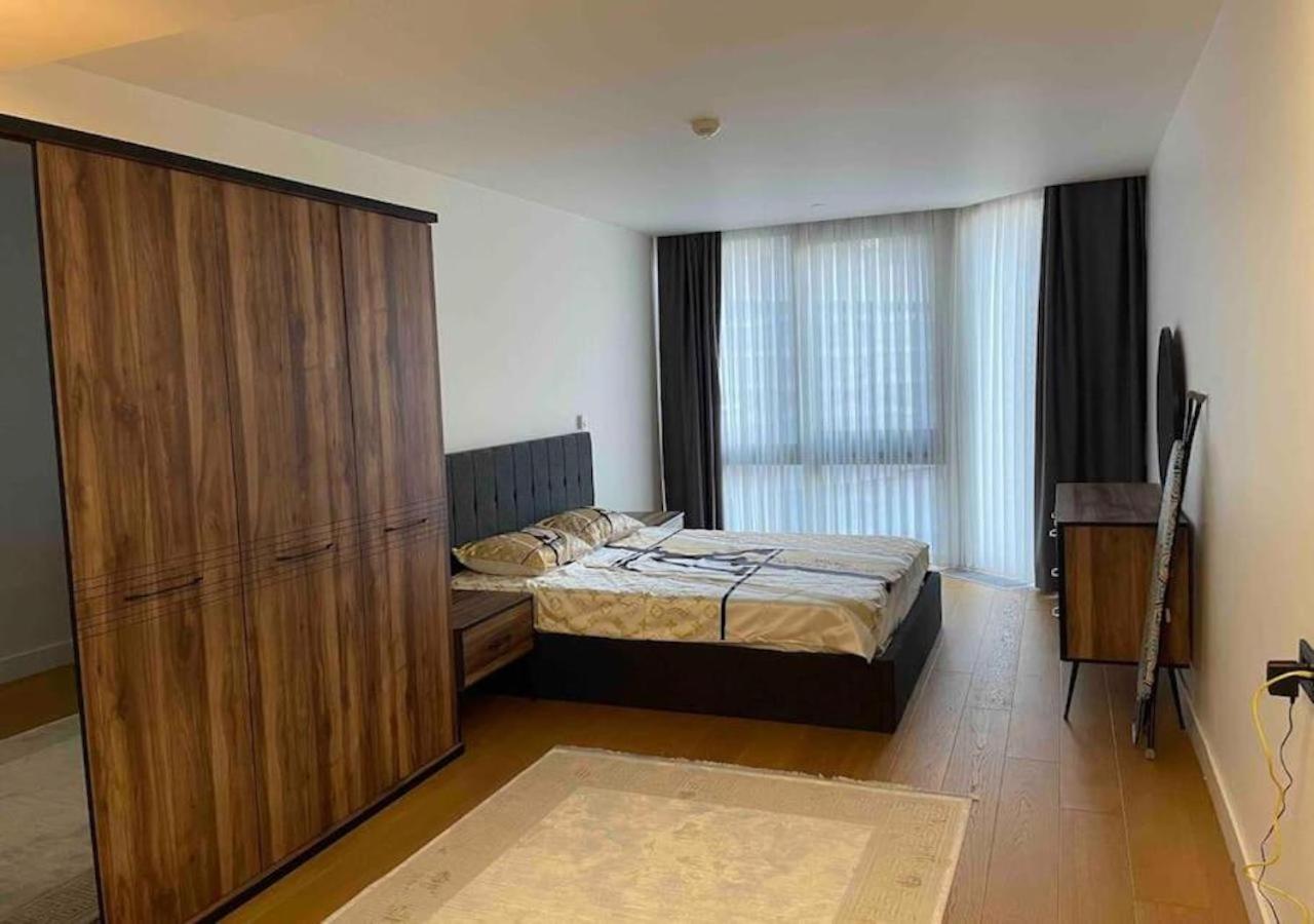 Deluxe King Suite photo 1