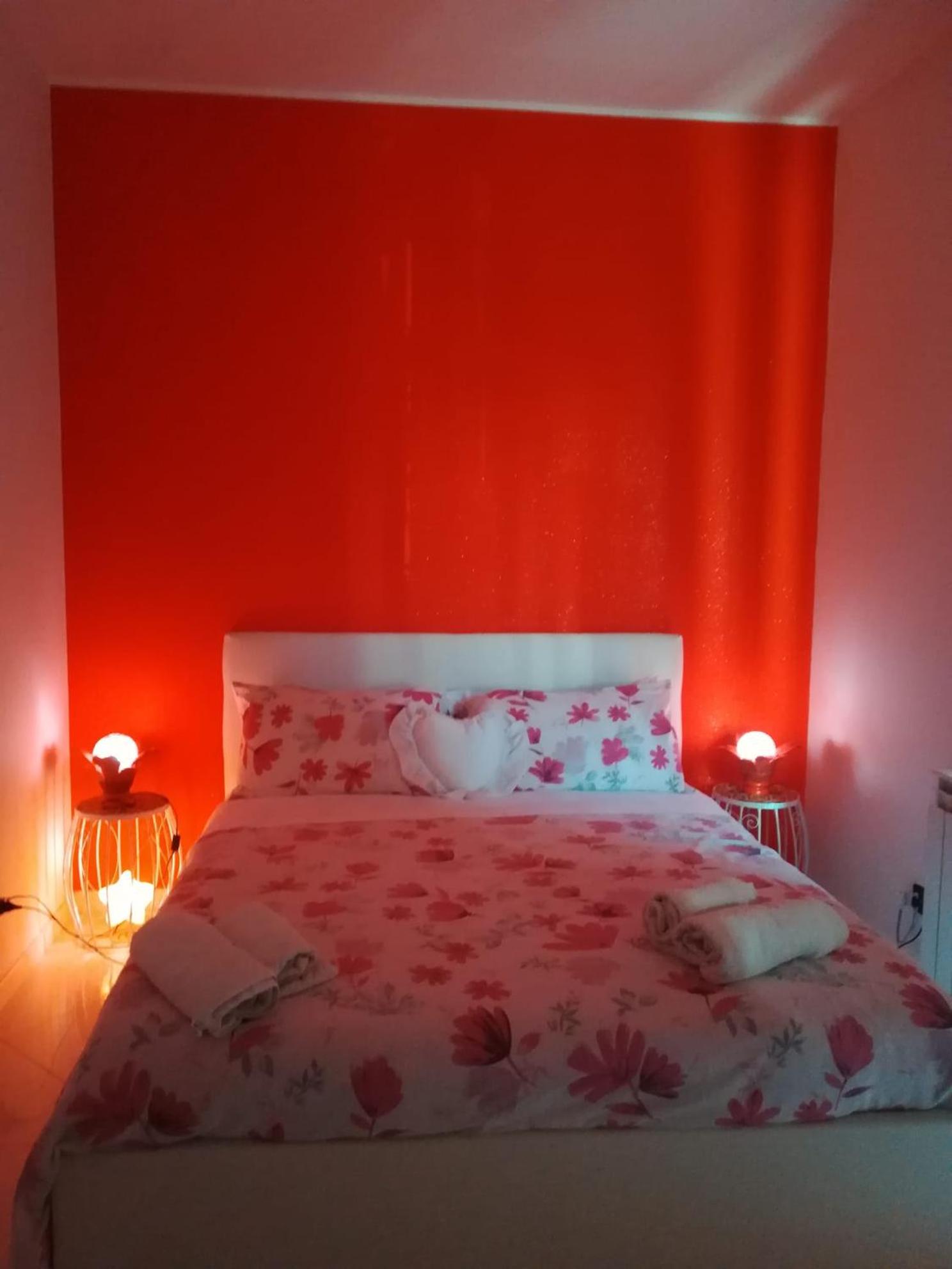 Double Room with Spa Bath - Photo 12