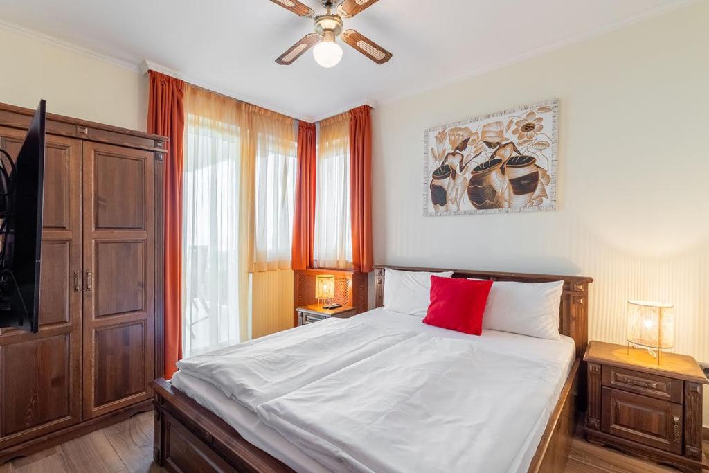 Two-Bedroom Apartment - Photo 3