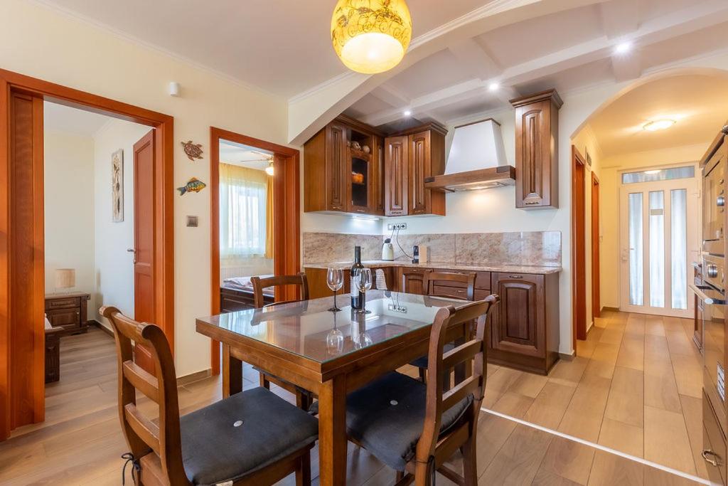 Two-Bedroom Apartment - Photo 4