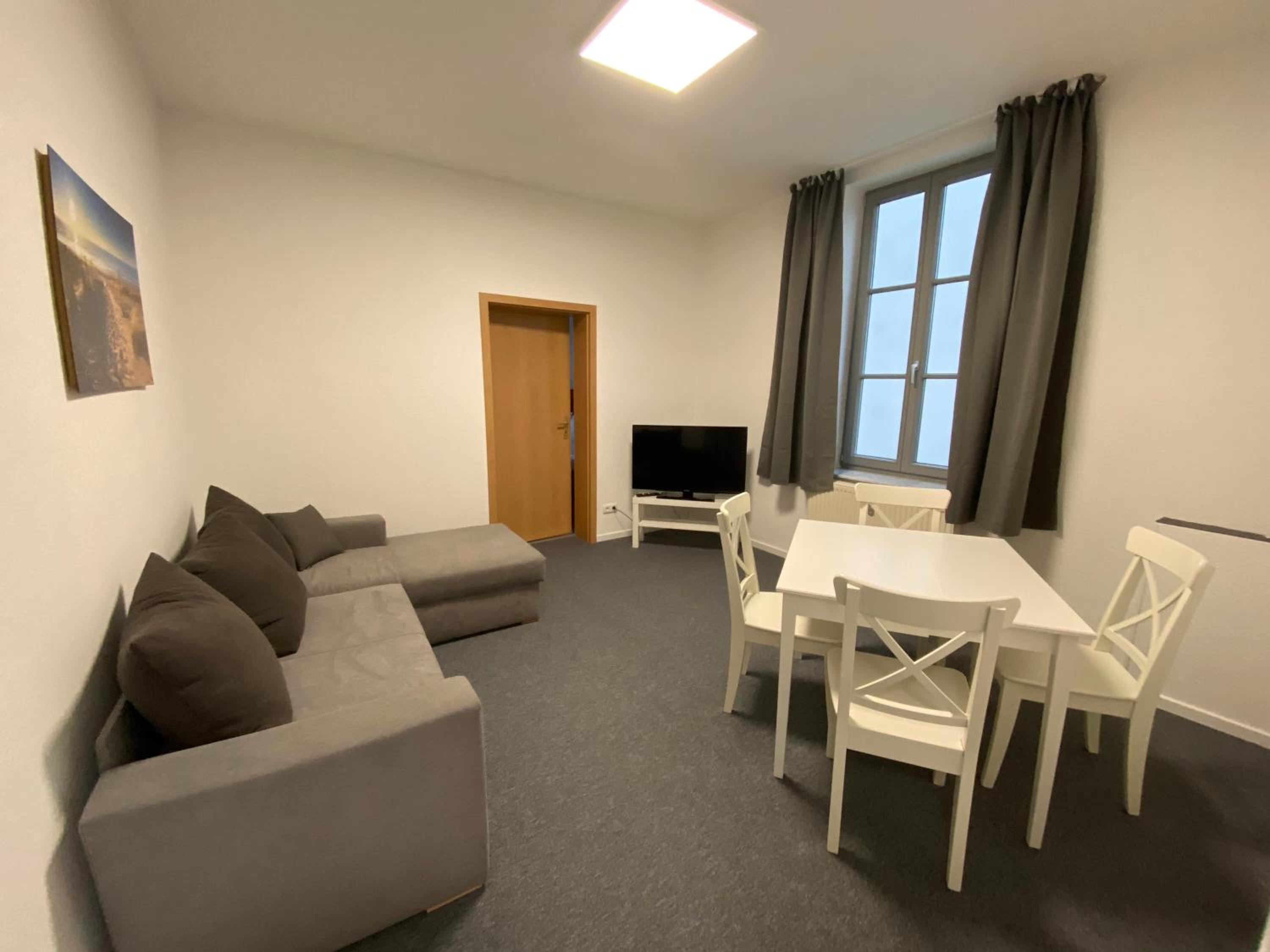 Deluxe Family Suite - Photo 2