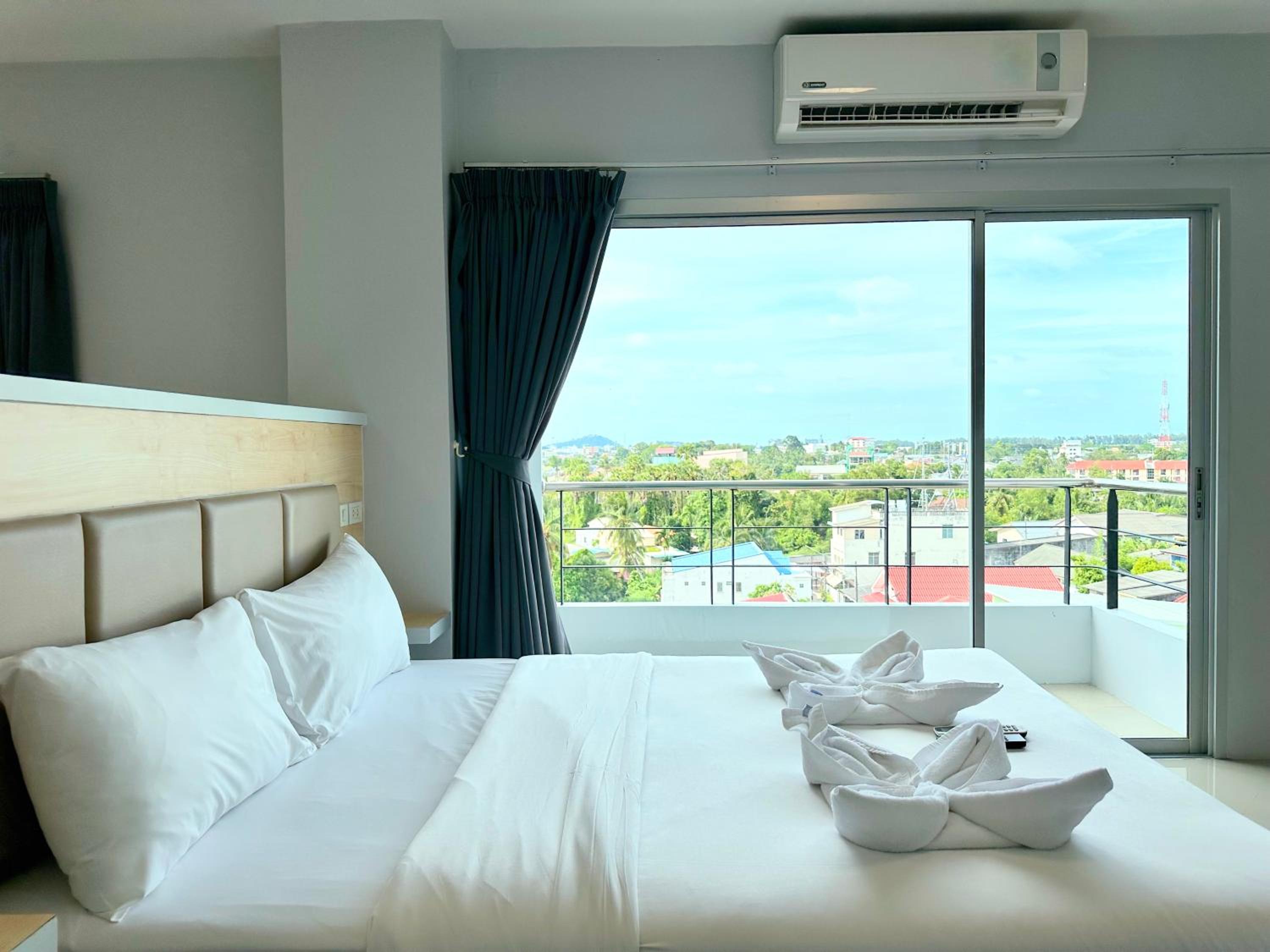 Triple Room with Balcony - Photo 1