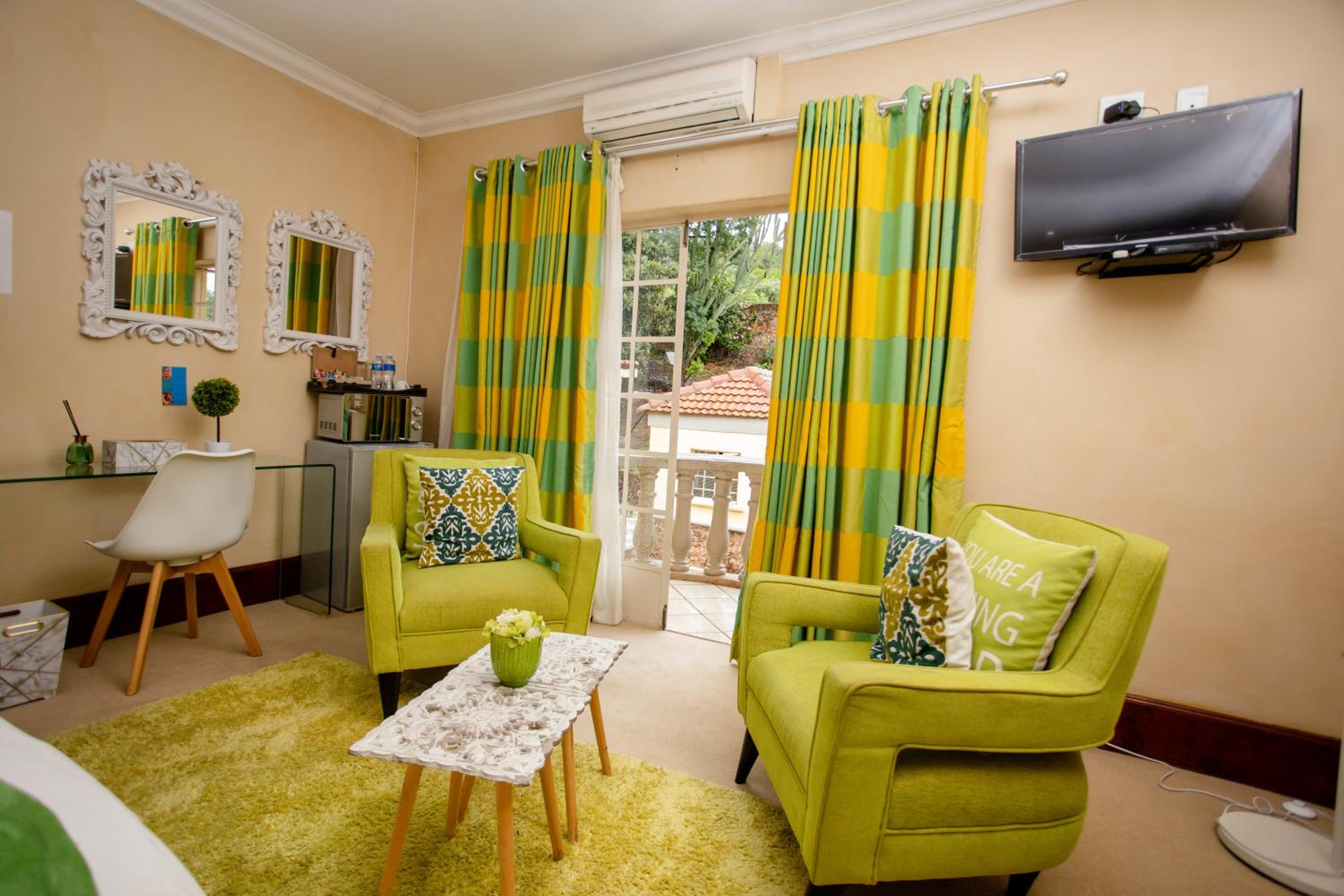 Deluxe Queen Room photo 2