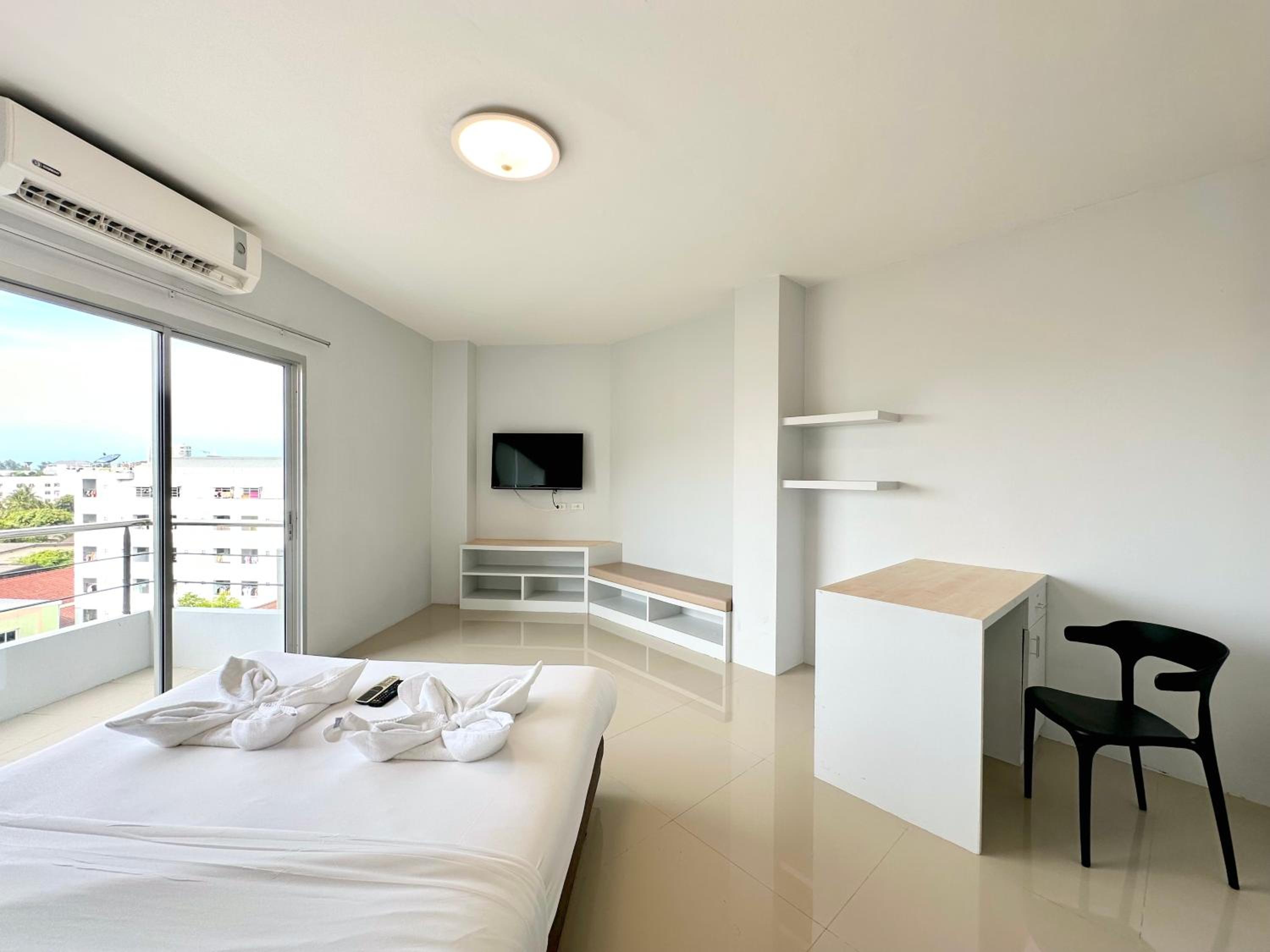 Triple Room with Balcony - Photo 5