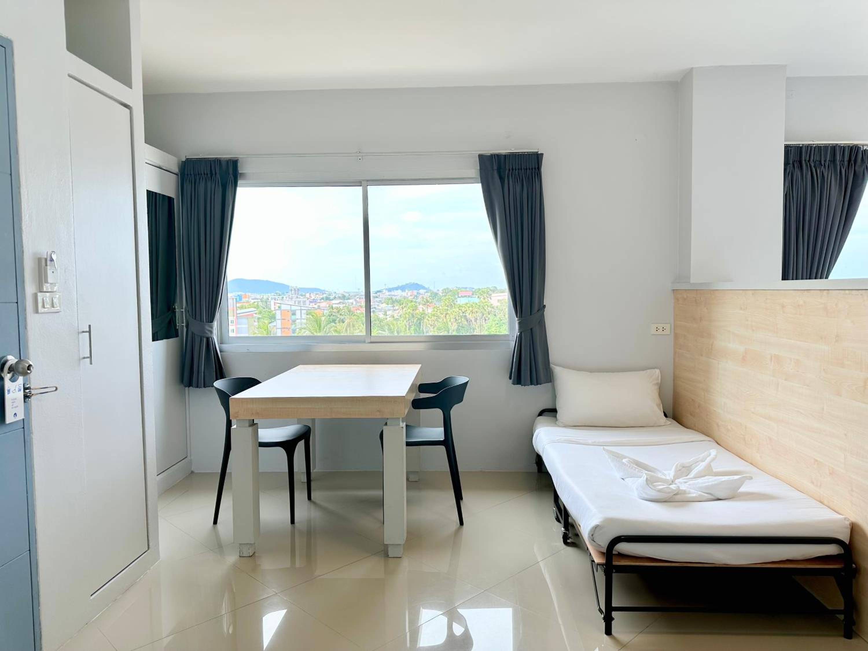 Triple Room with Balcony - Photo 3
