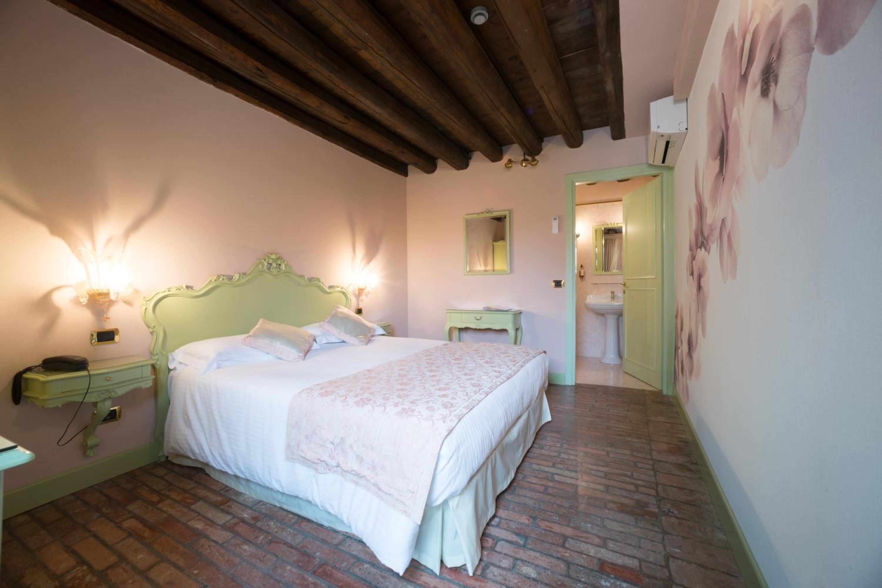 Economy Double or Twin Room - Photo 14