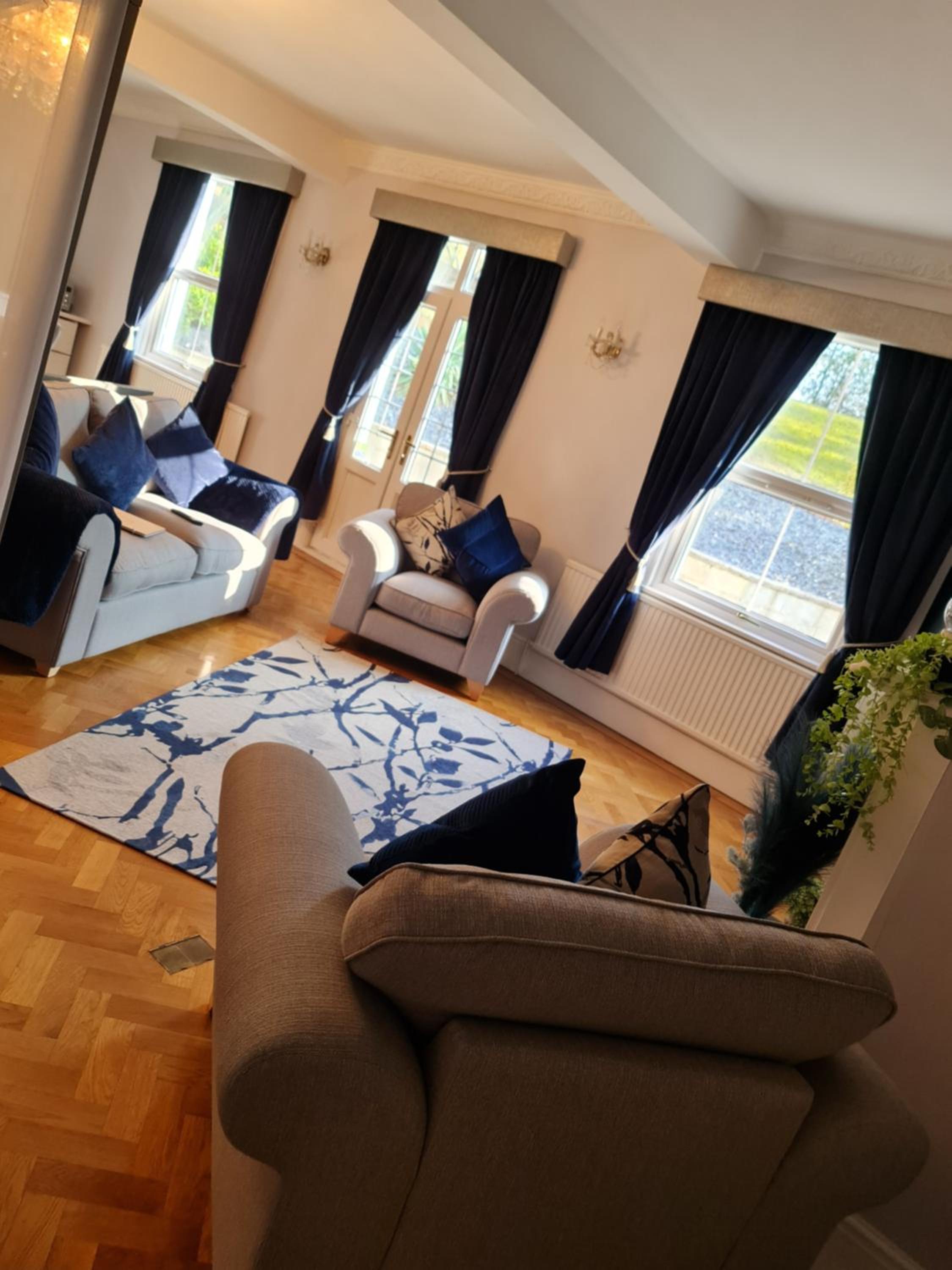 Superior Family Room - Photo 17