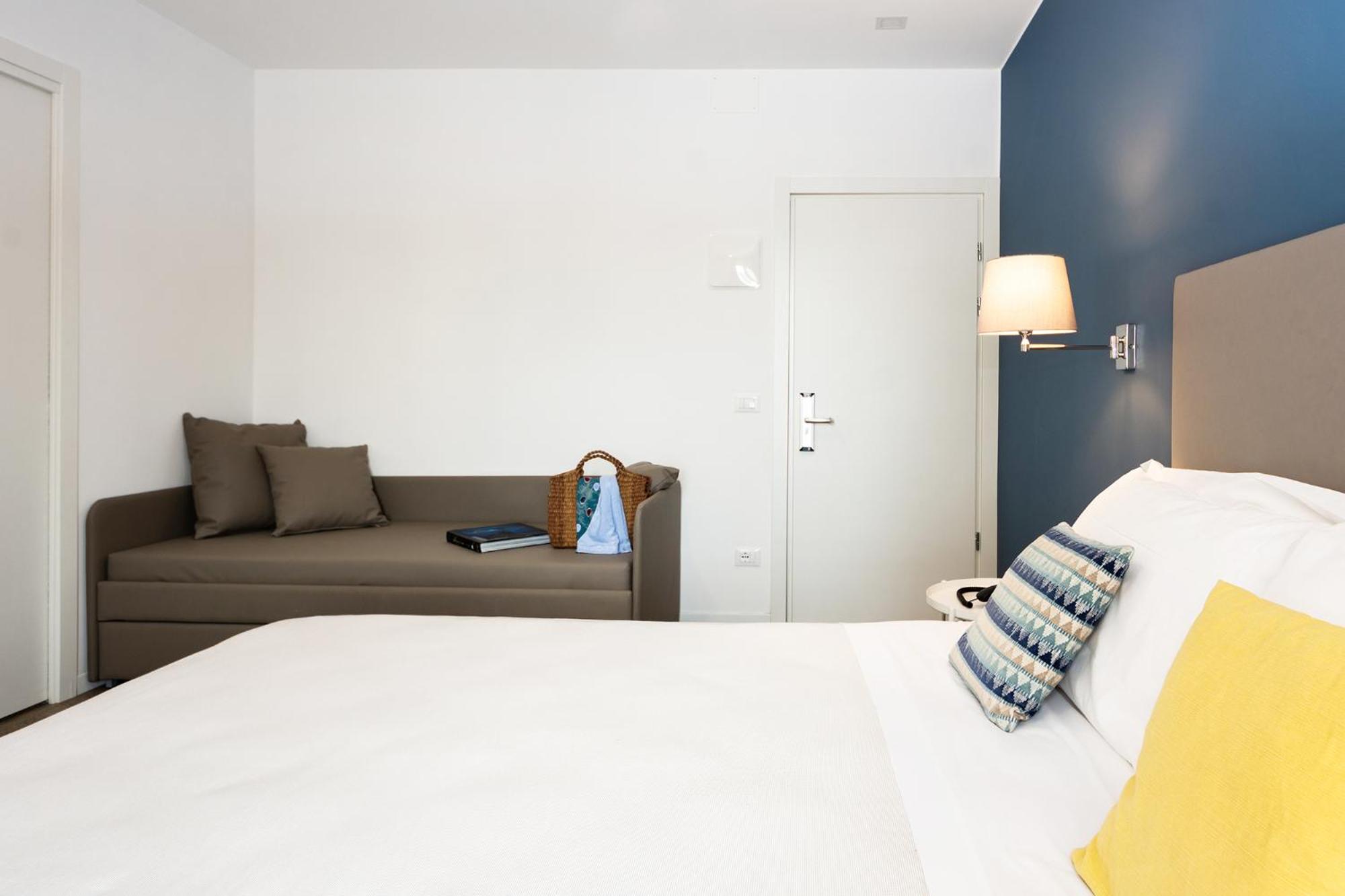 Deluxe Double Room with Extra Bed