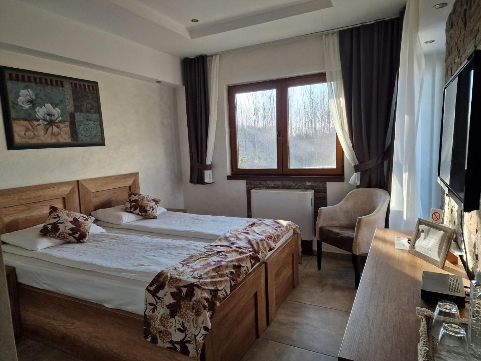 Double or Twin Room with Garden View photo 1