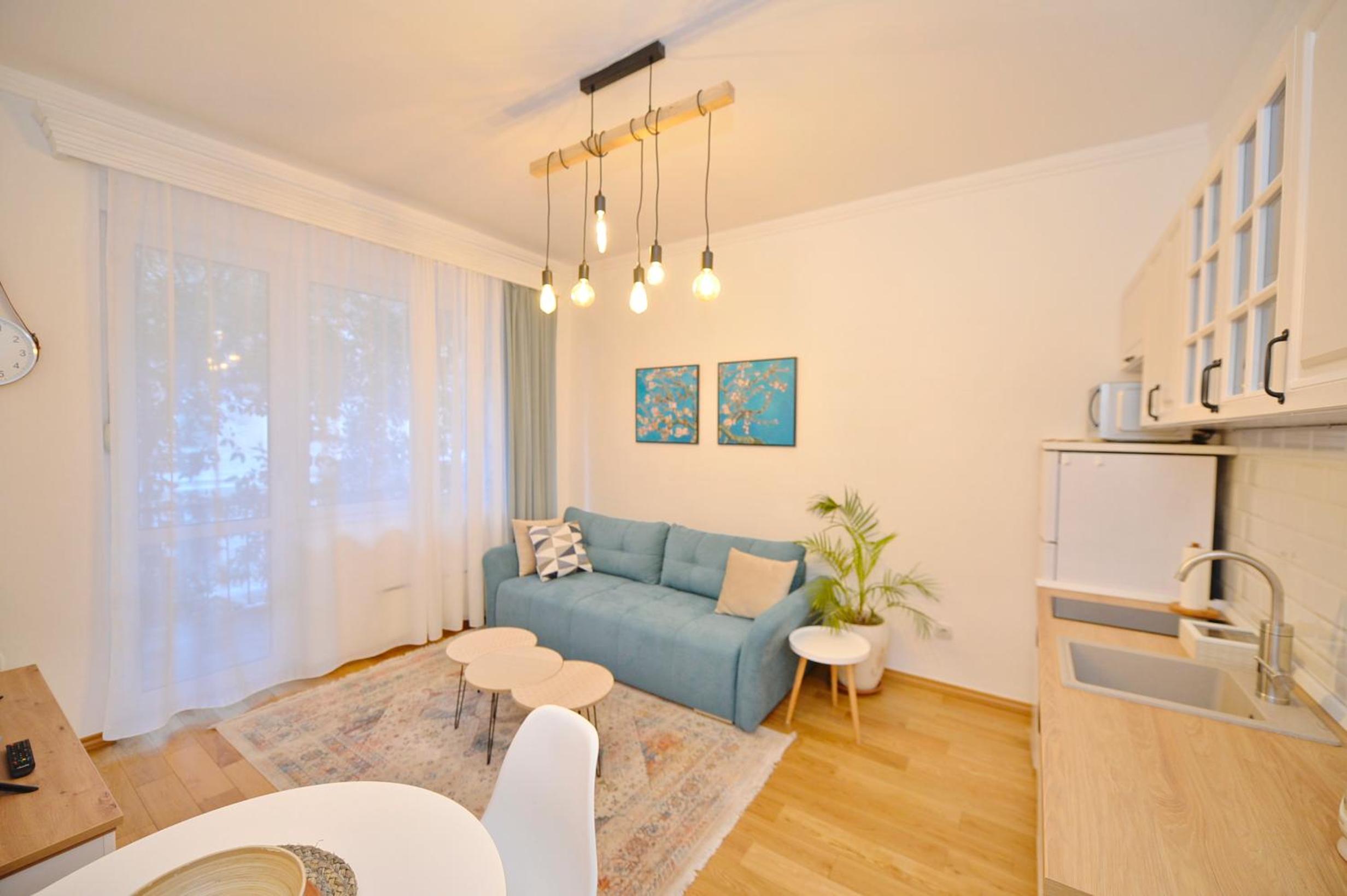 One-Bedroom Apartment photo 1