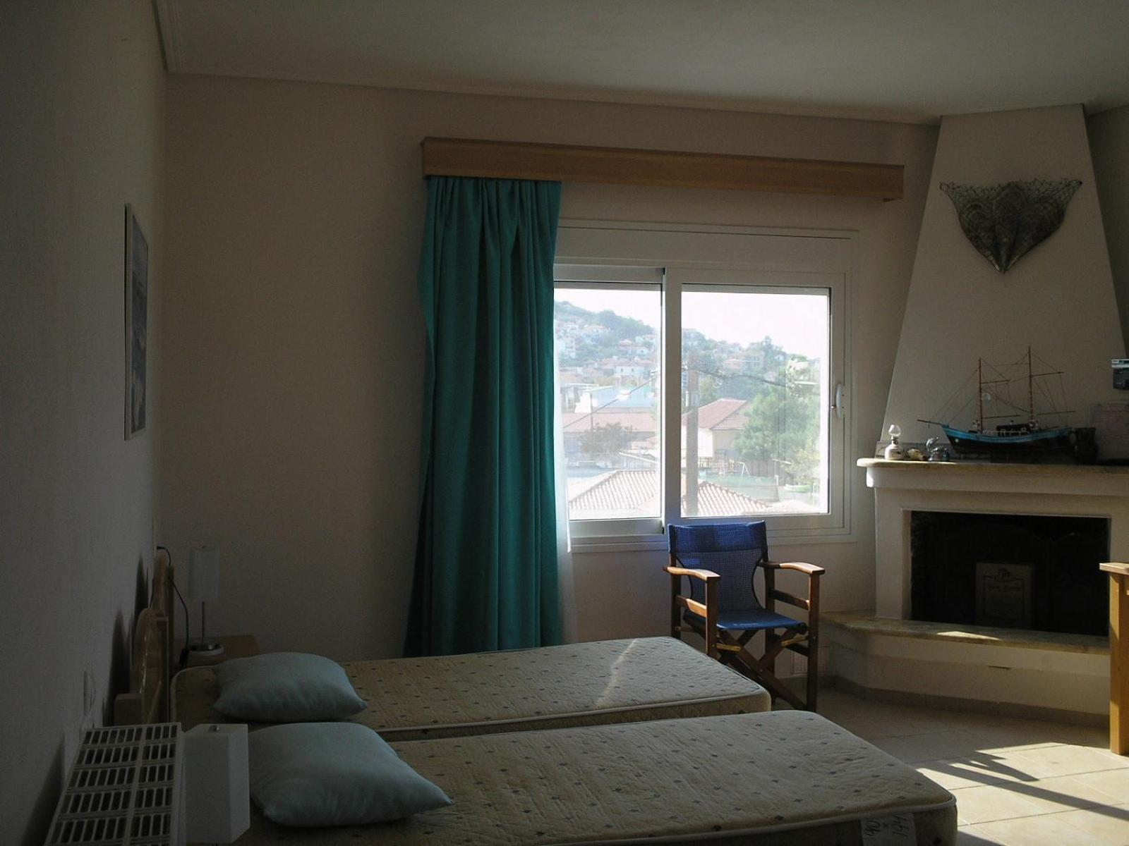 Family Studio - Photo 1