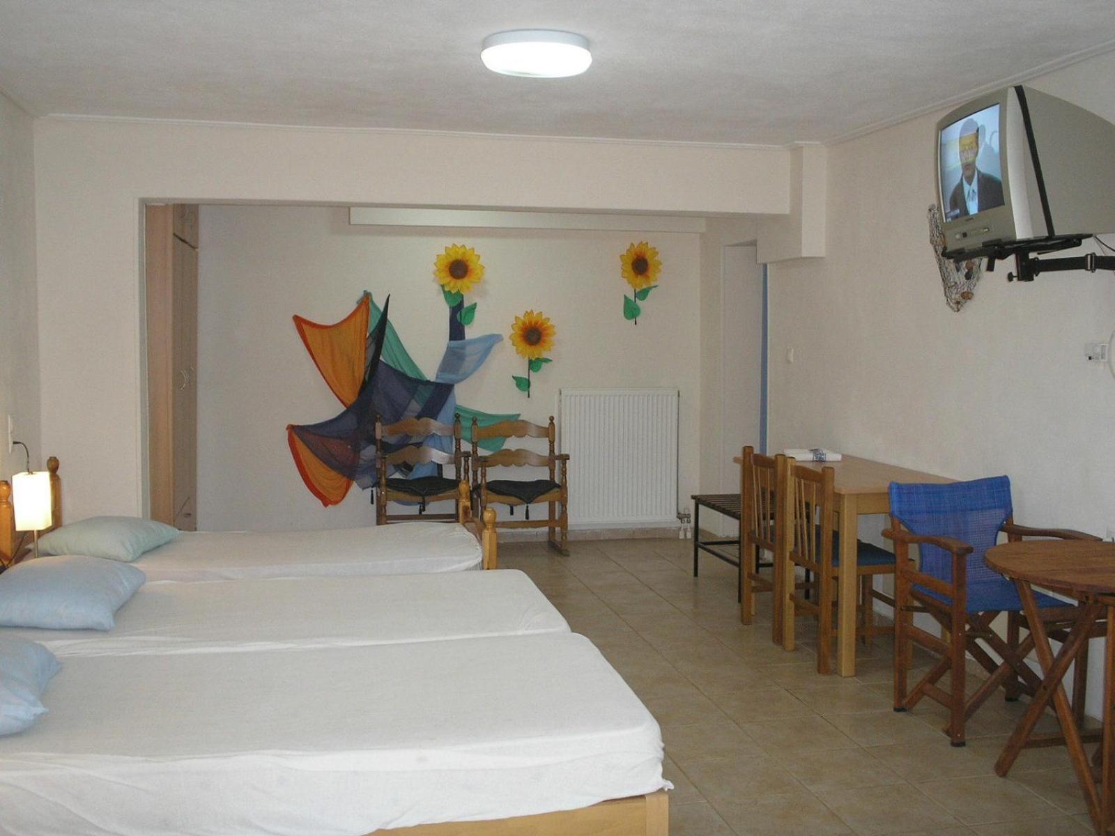 Family Studio - Photo 2