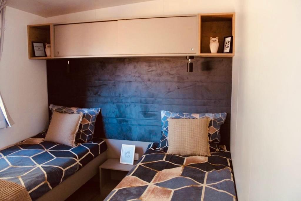 Mobile Home photo 3
