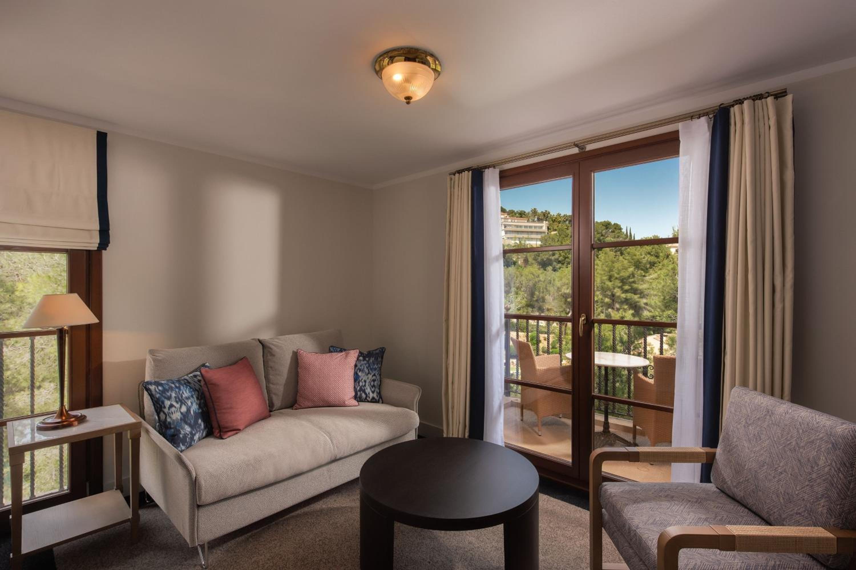 Family Suite, 2 Bedroom Suite, Garden view, Corner room