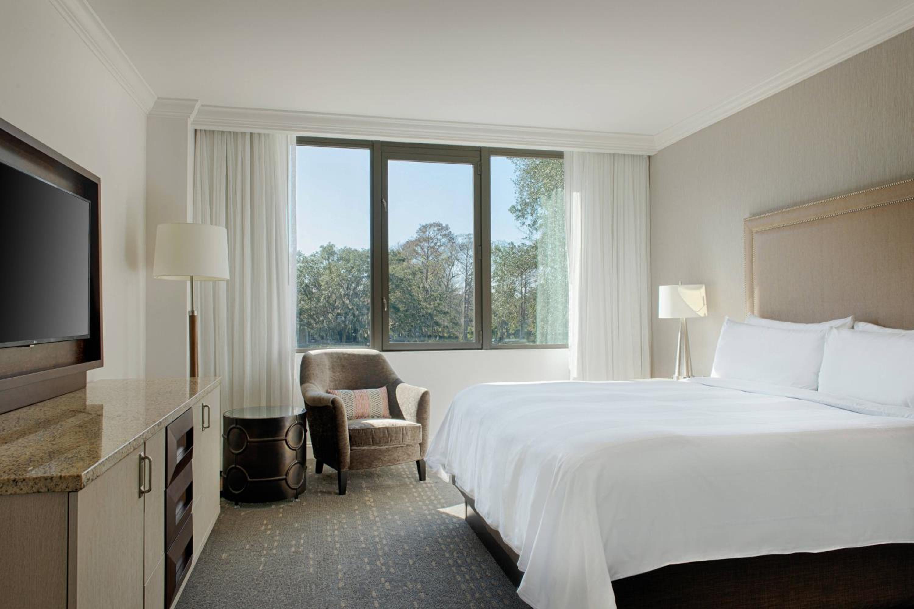 Sawgrass Signature - One-Bedroom King Suite with Resort View thumbnail 5