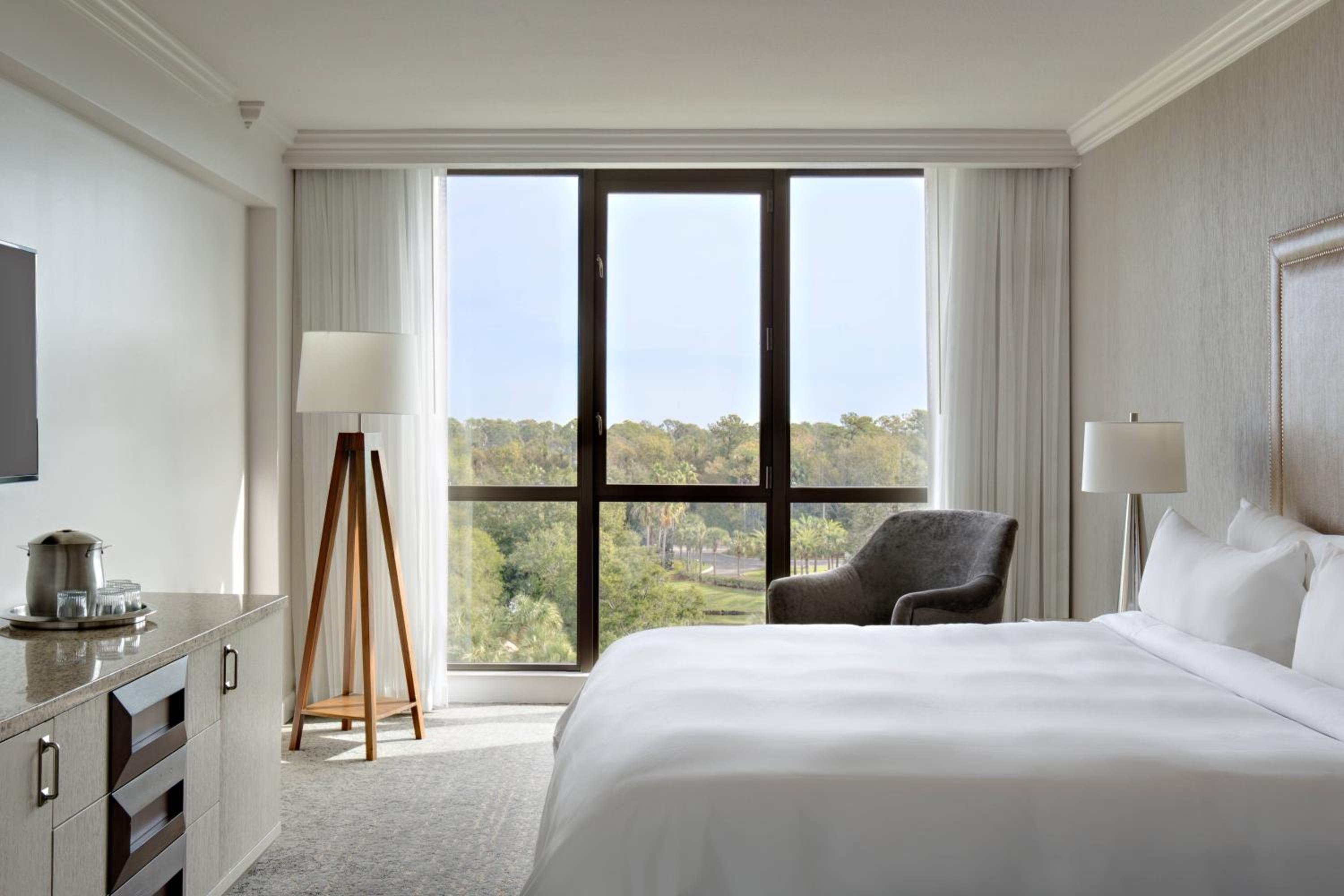 One-Bedroom King Suite - Photo 3