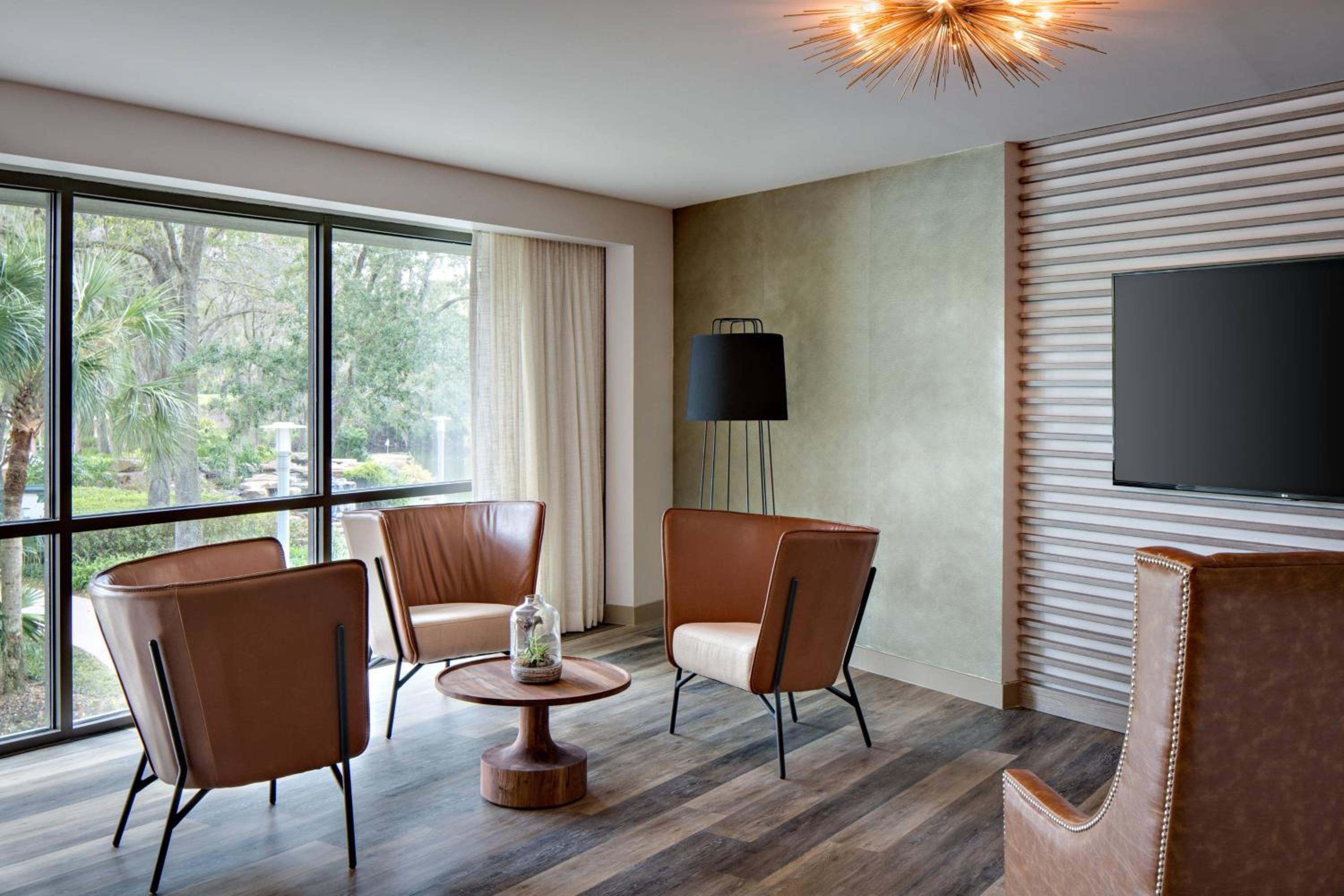 Sawgrass Signature - One-Bedroom King Suite with Resort View