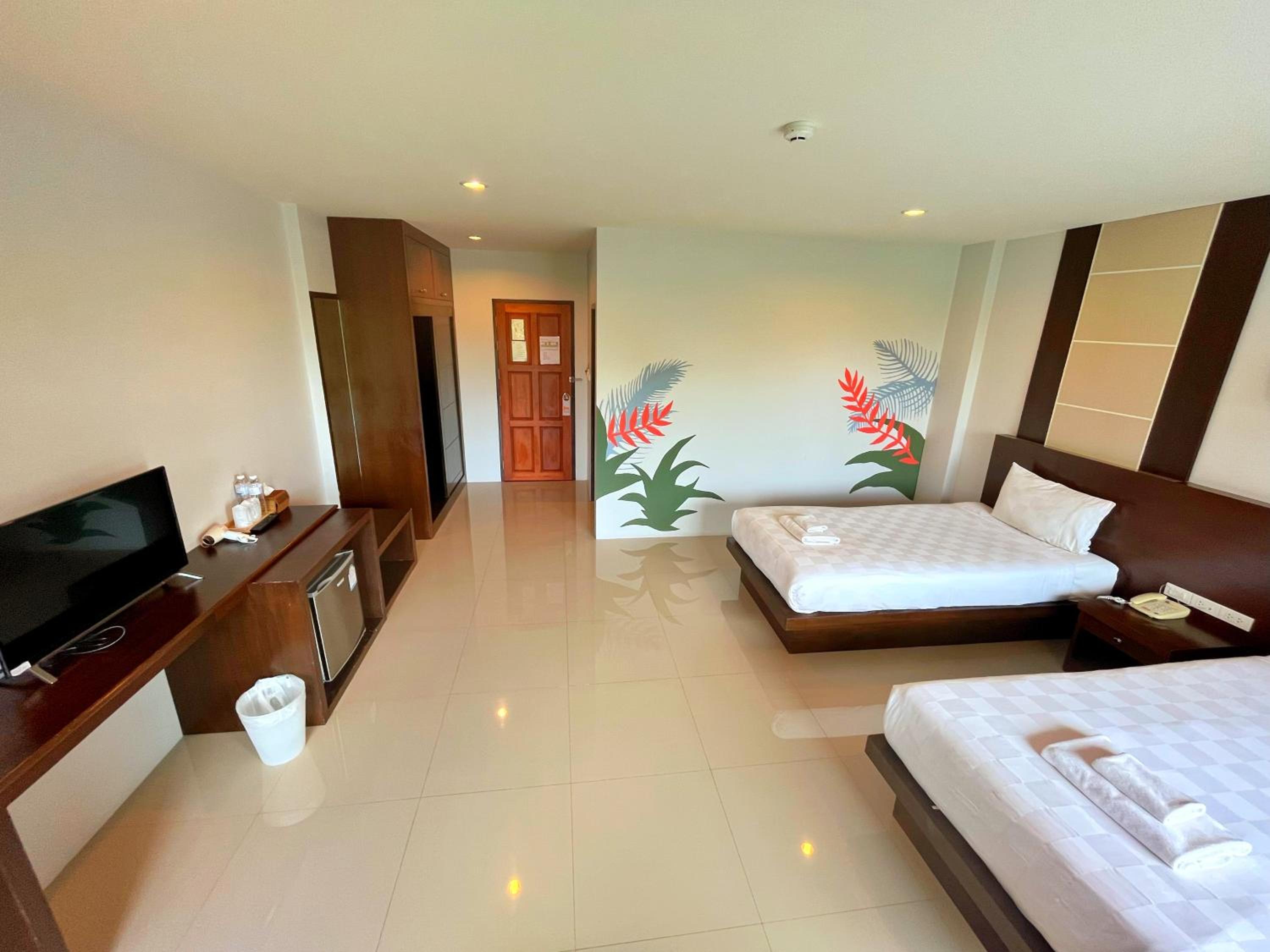 Superior Twin Room - Photo 11