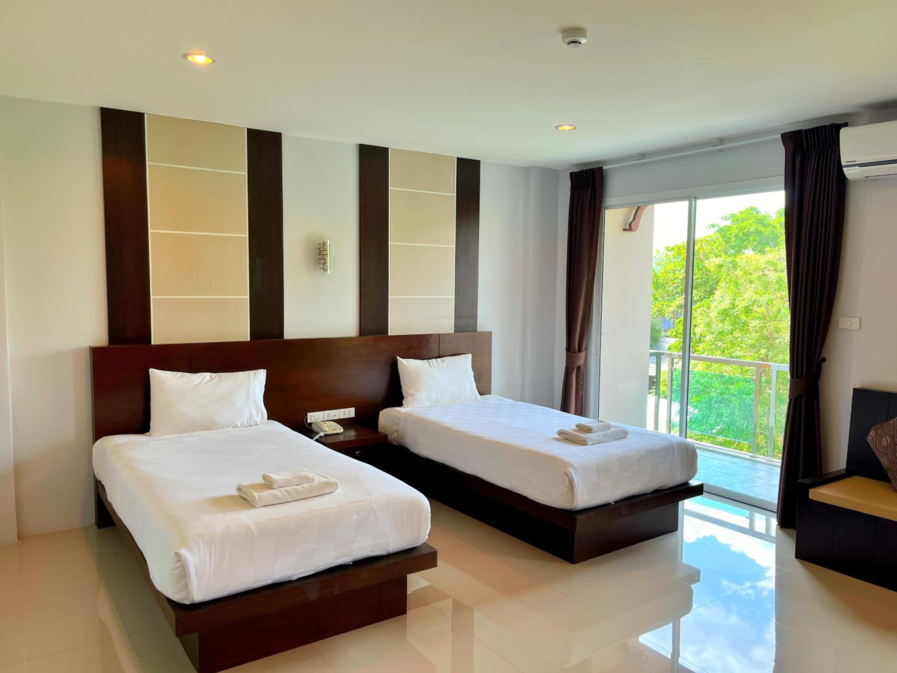 Superior Twin Room - Photo 12