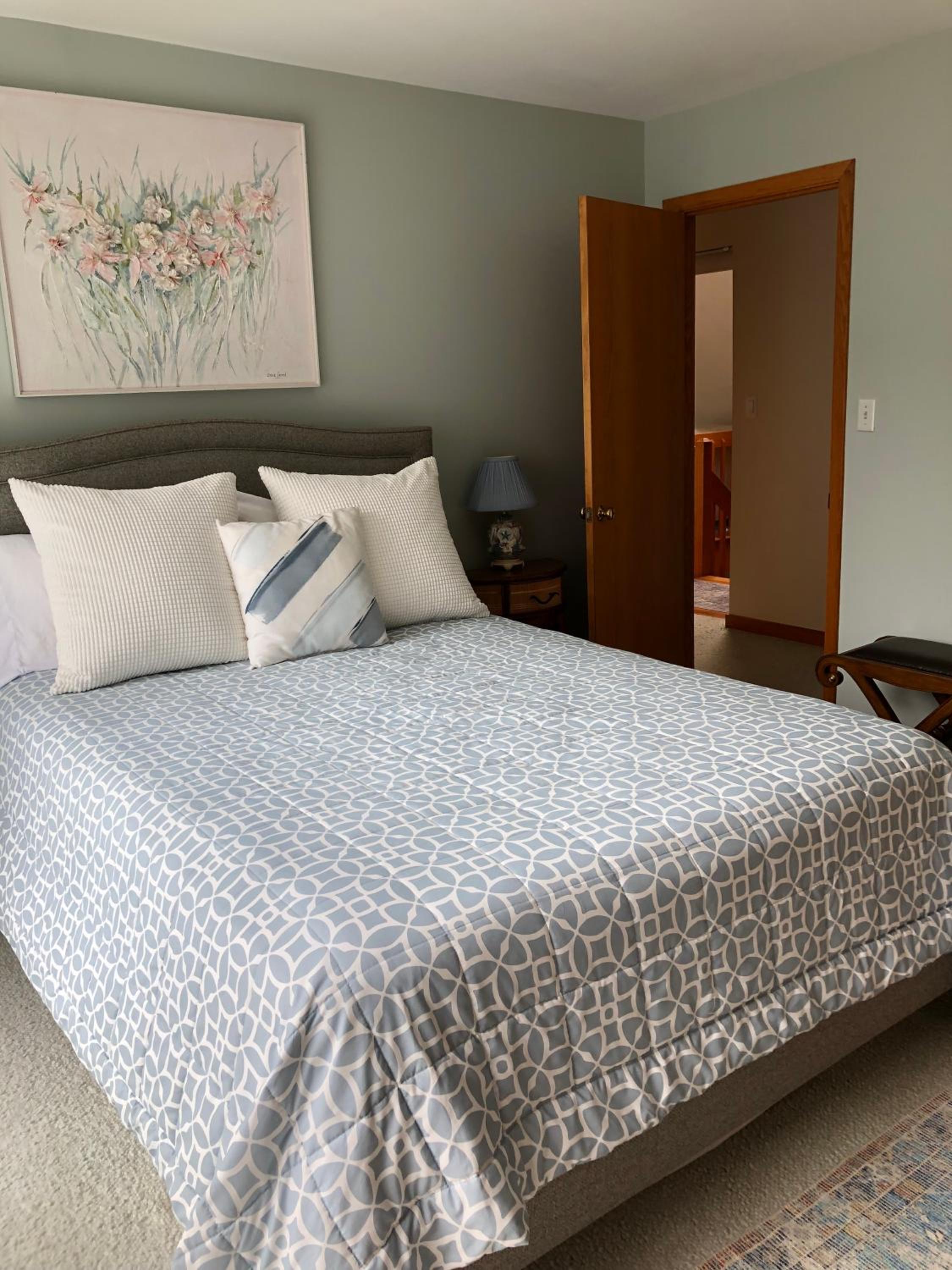Five-Bedroom House photo 1