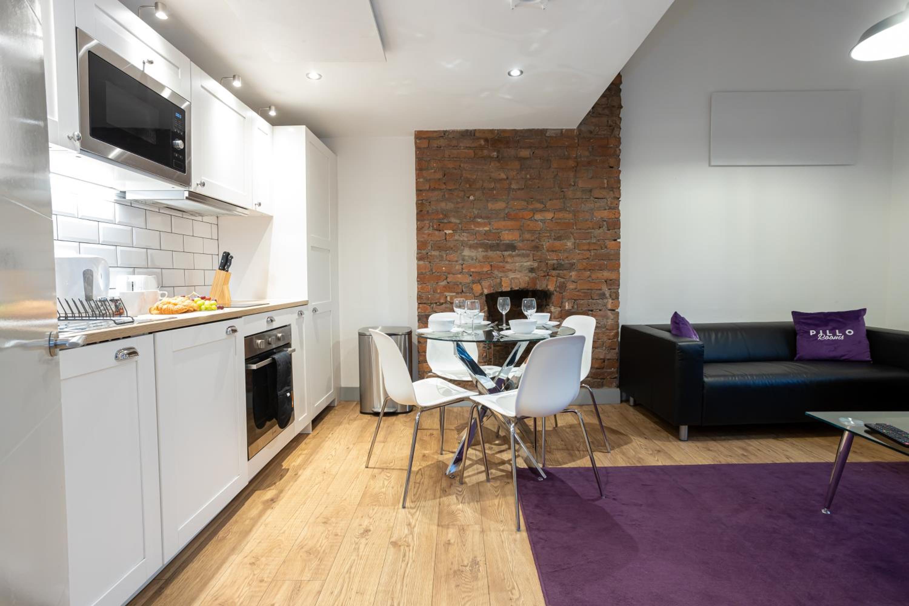 Two-Bedroom Apartment - Photo 21