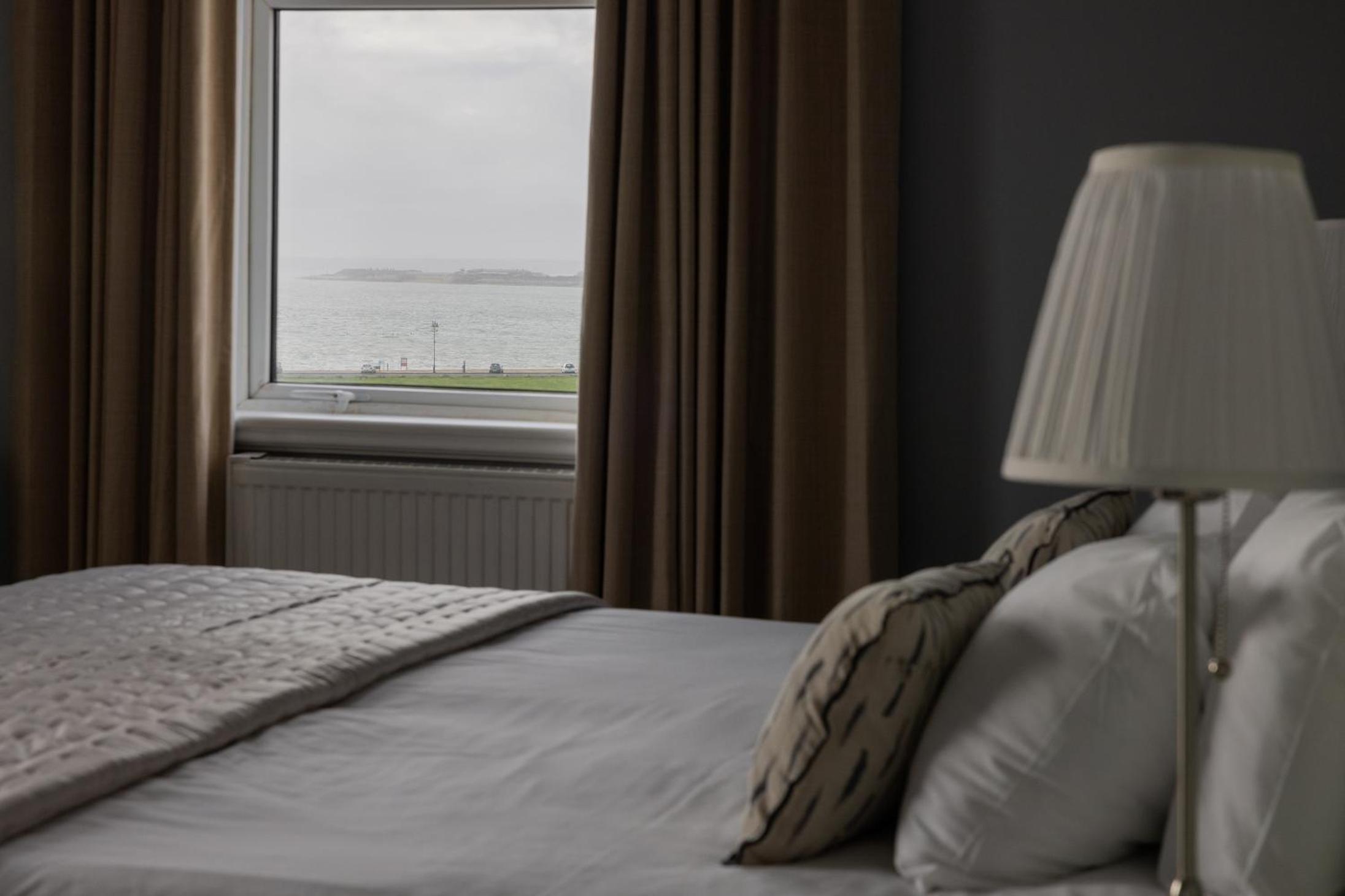 Large Double Room with Sea View photo 3